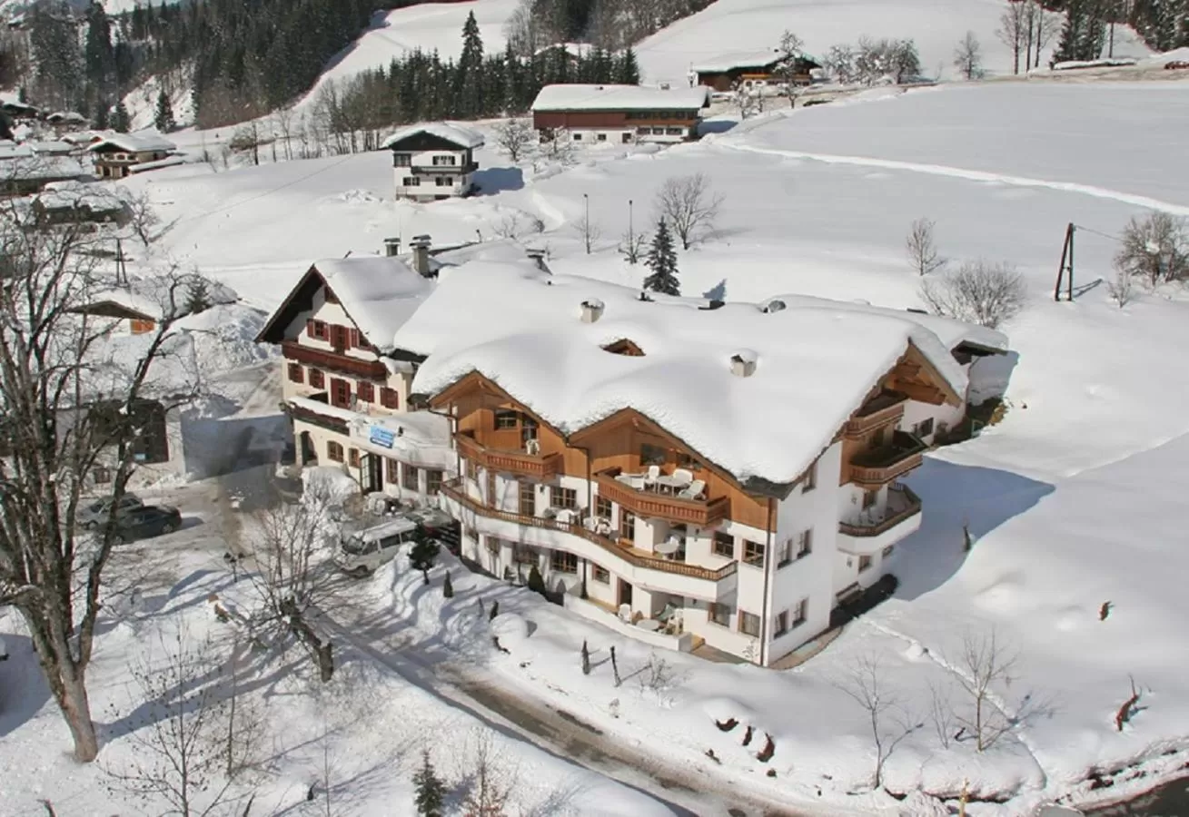 Property building in Zimmer & Ferienwohnungen Dandler