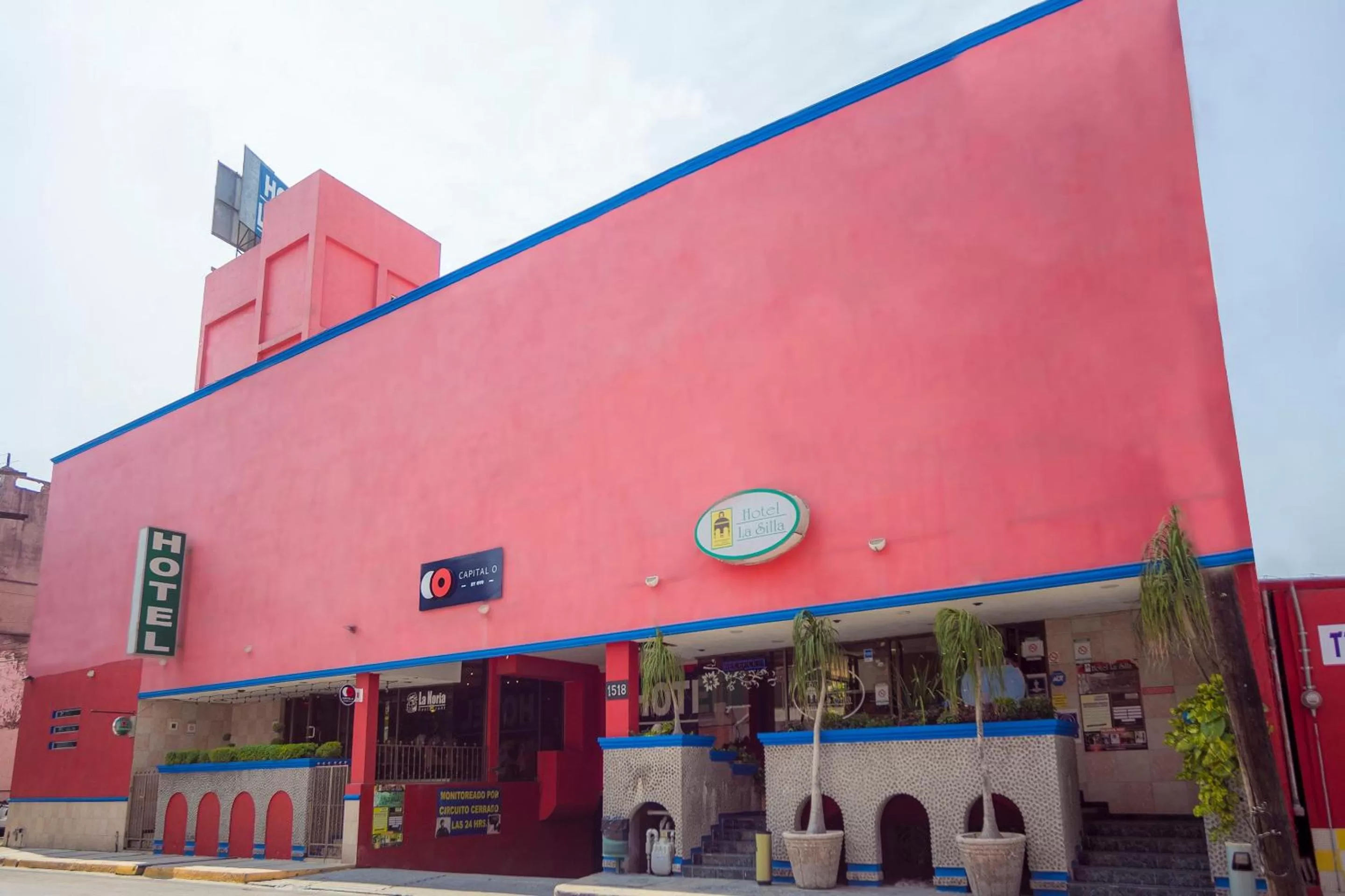 Facade/entrance in Hotel La Silla