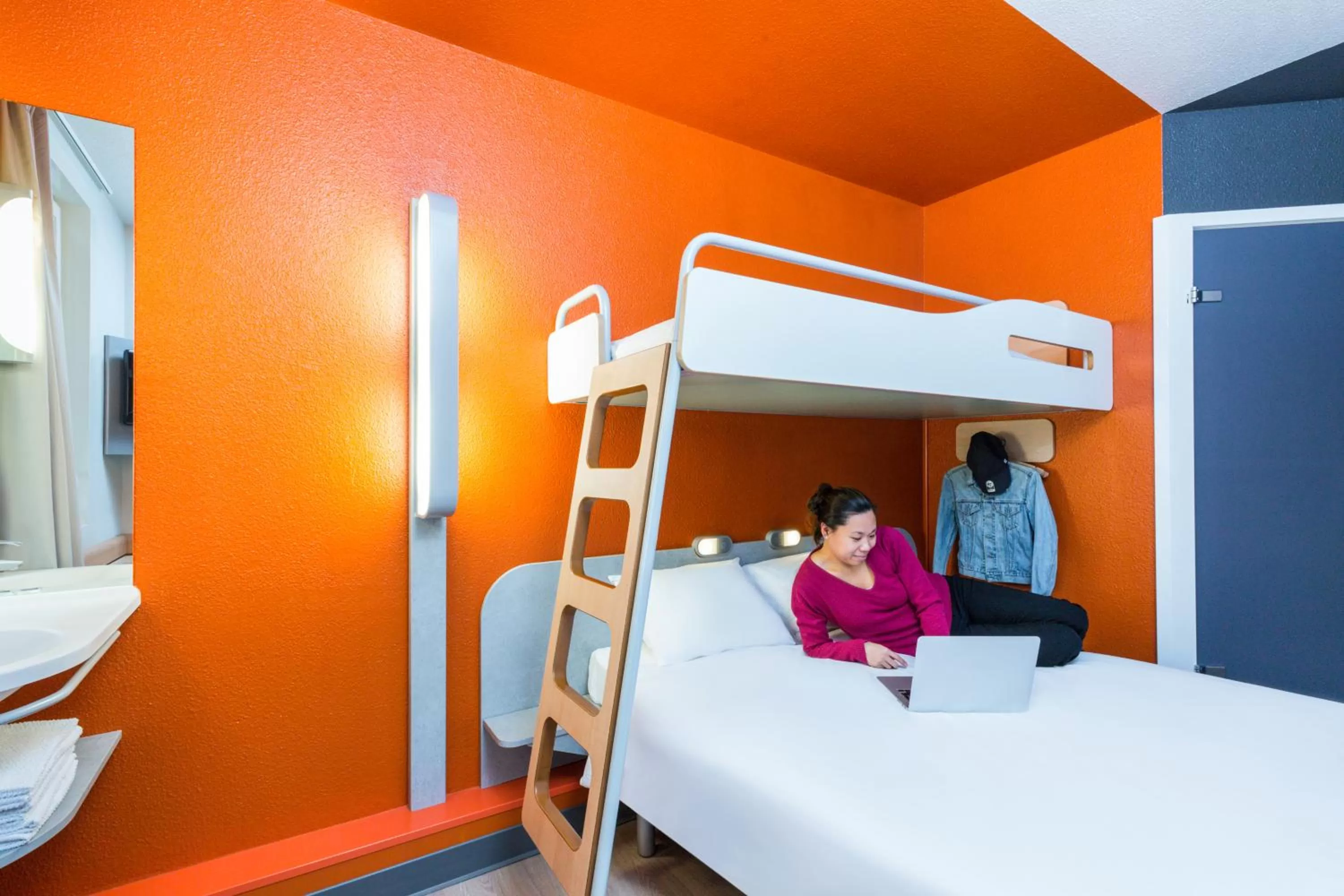 Family, Bed in ibis budget Paris Porte De Montmartre