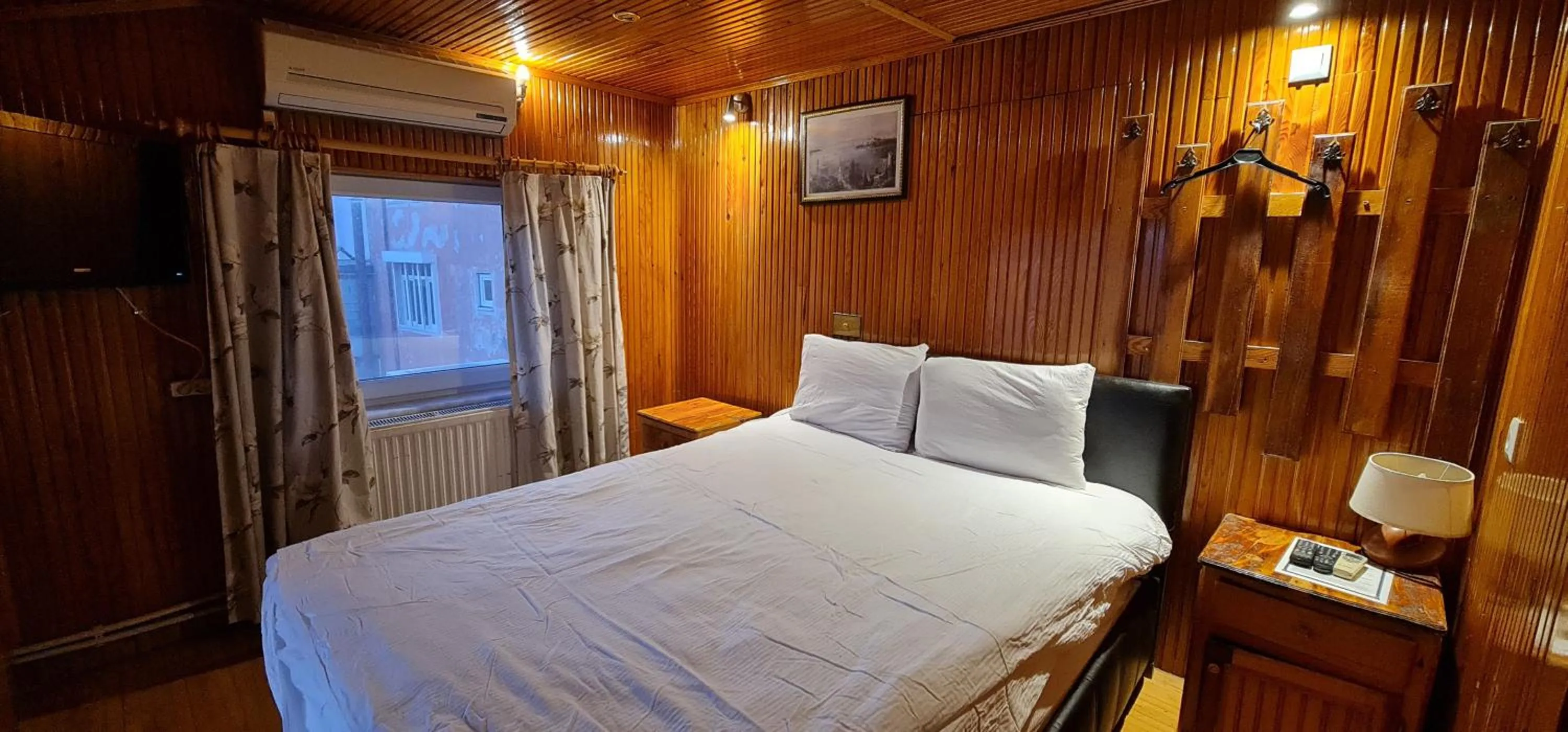 Lake view, Bed in Lale Pension