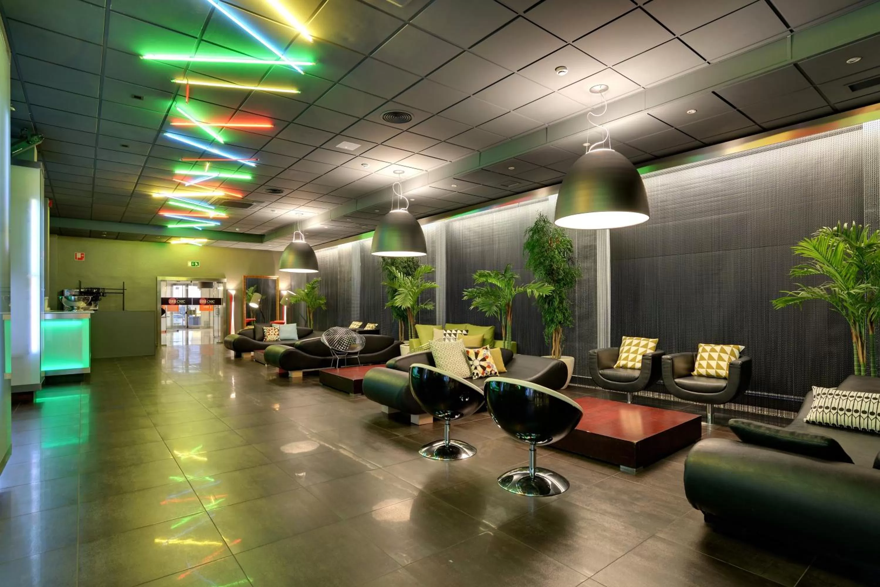 Nightclub / DJ in Hotel Luze El Villa