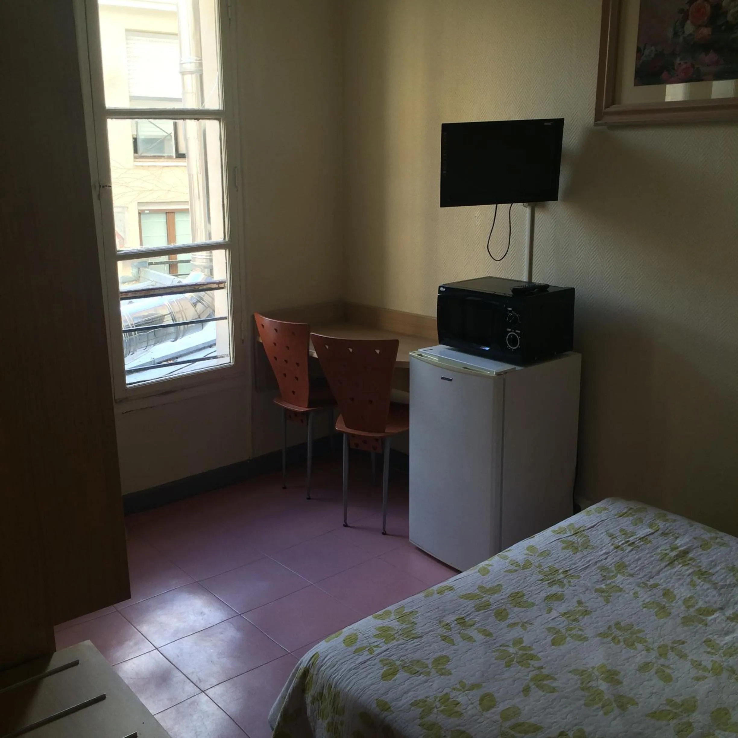 Decorative detail in Au Royal Mad