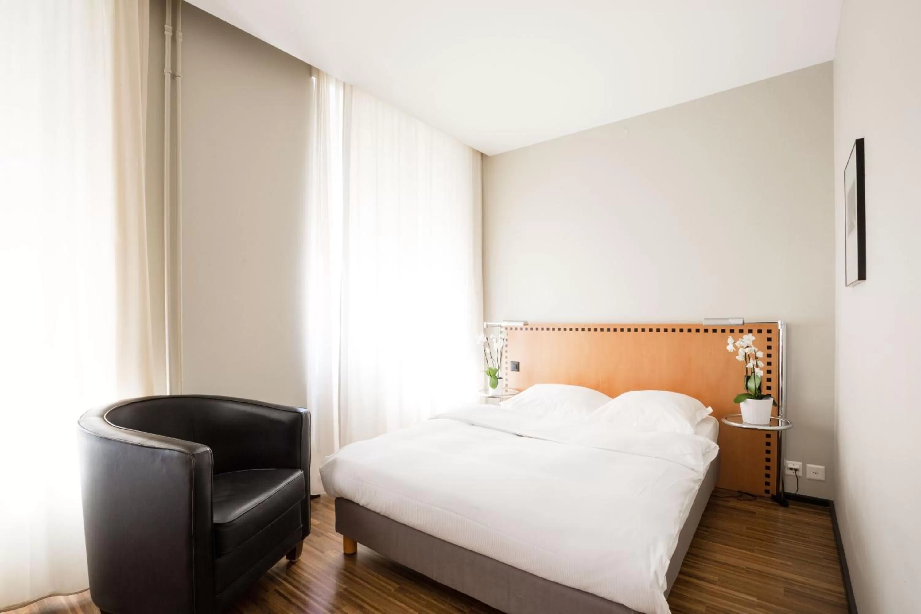 Day, Bed in GLANDON Rooms Elite