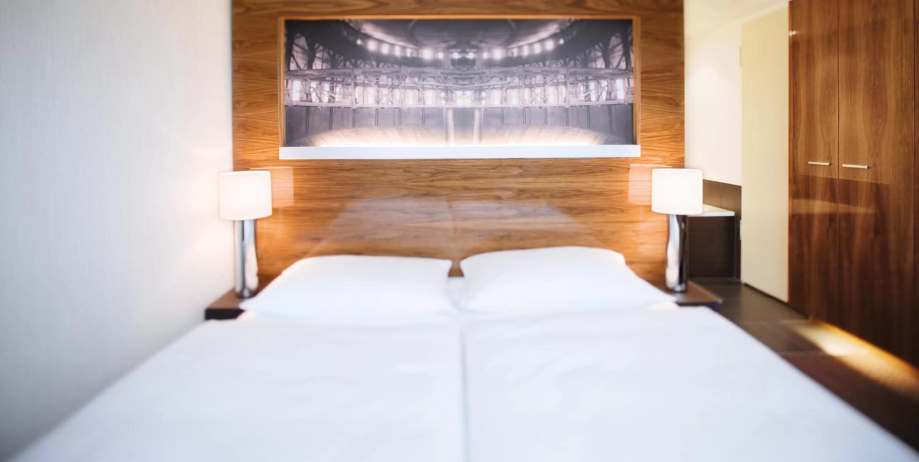 Bed in MÖVENPICK Hotel Hamburg City