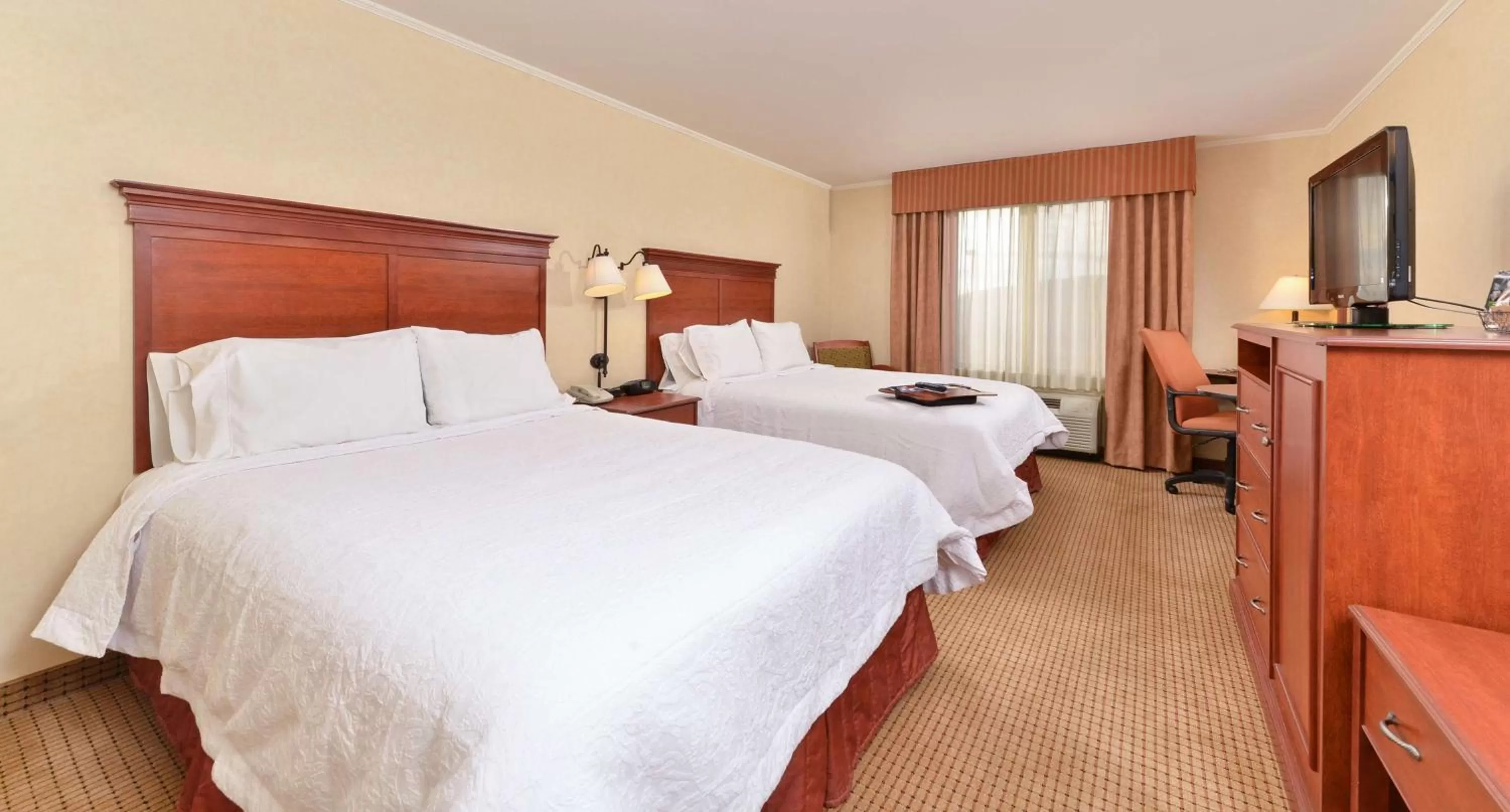 Bed in Hampton Inn Rock Springs