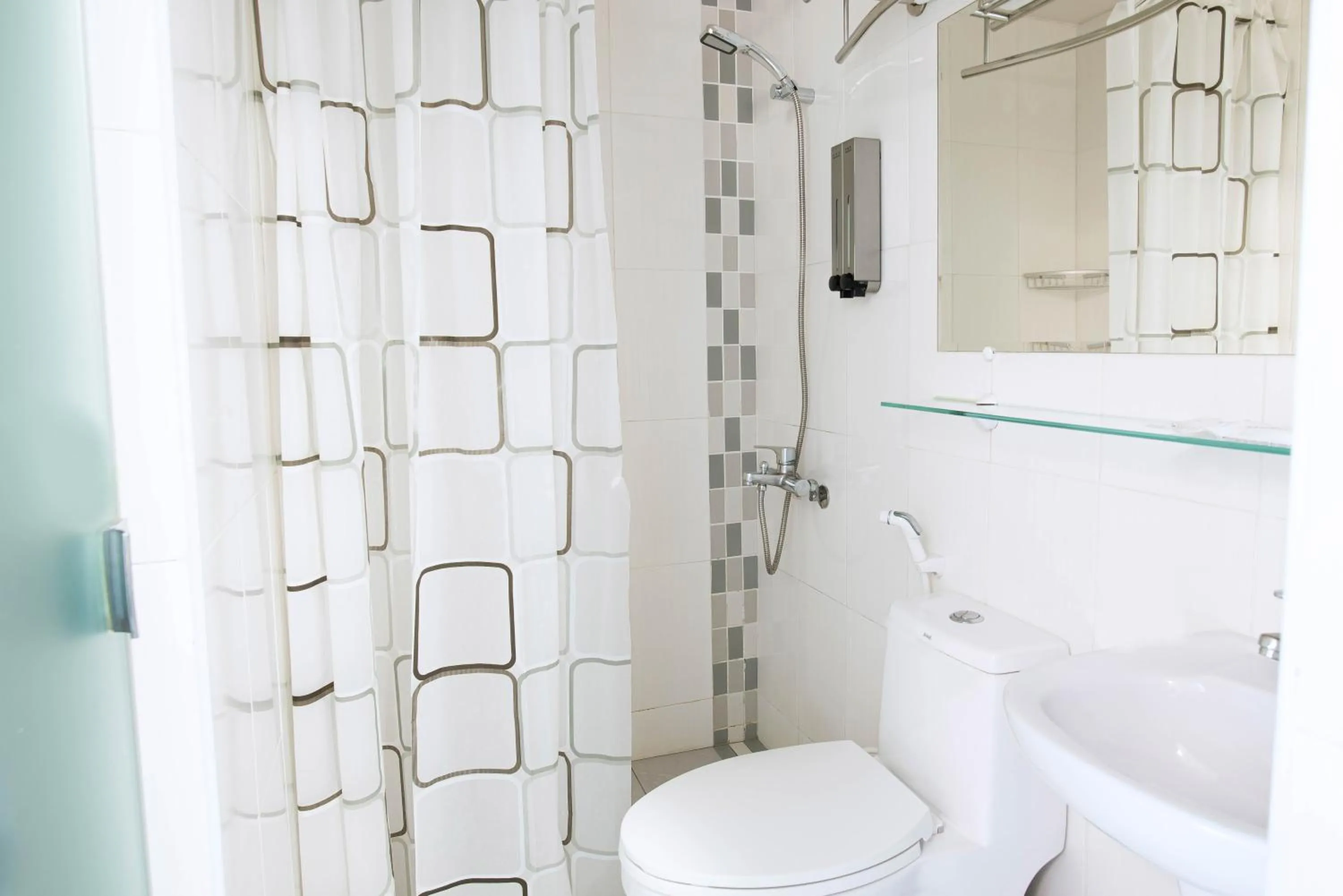 Bathroom in Uno Backpackers Inn