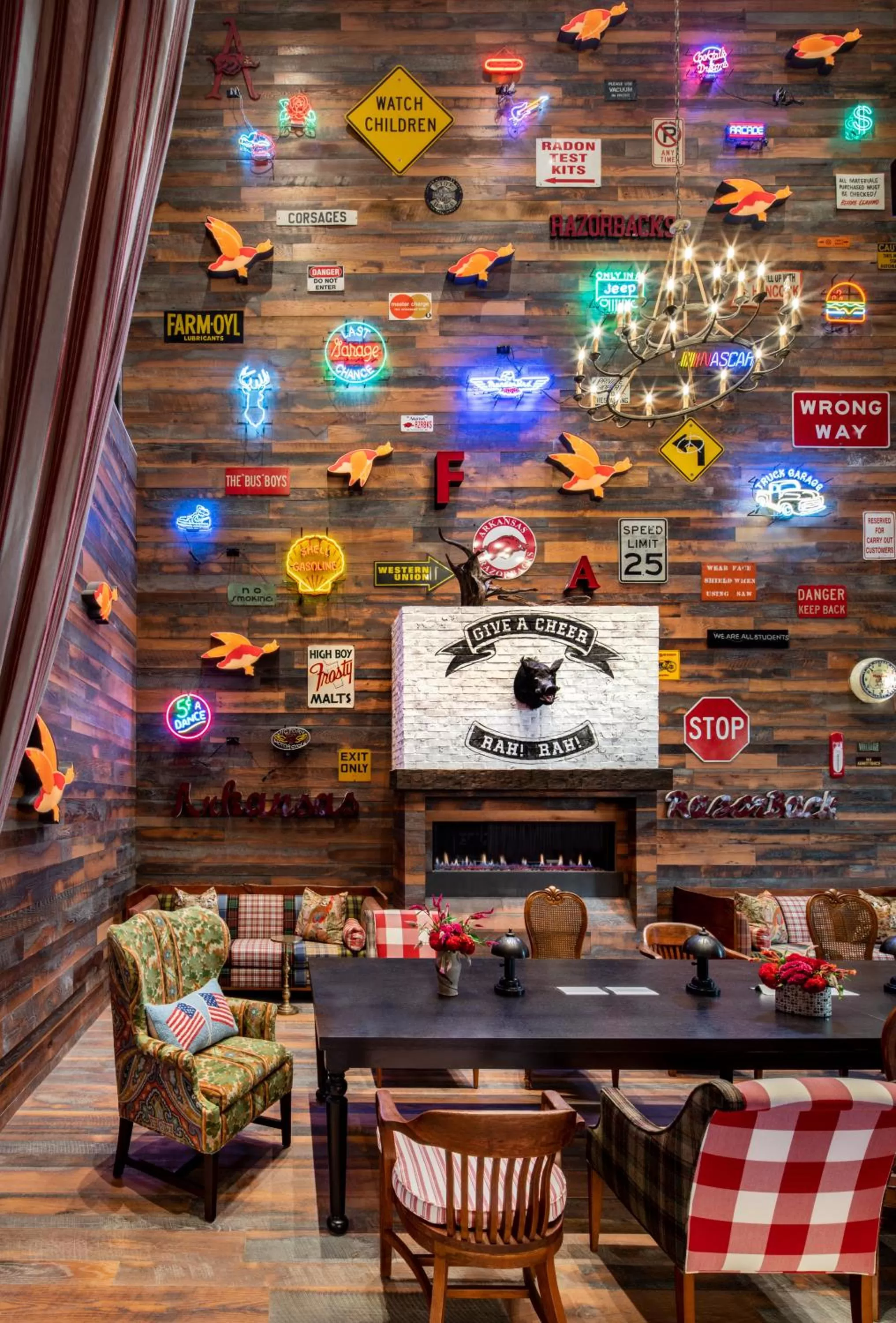 Restaurant/places to eat in Graduate by Hilton Fayetteville, AR