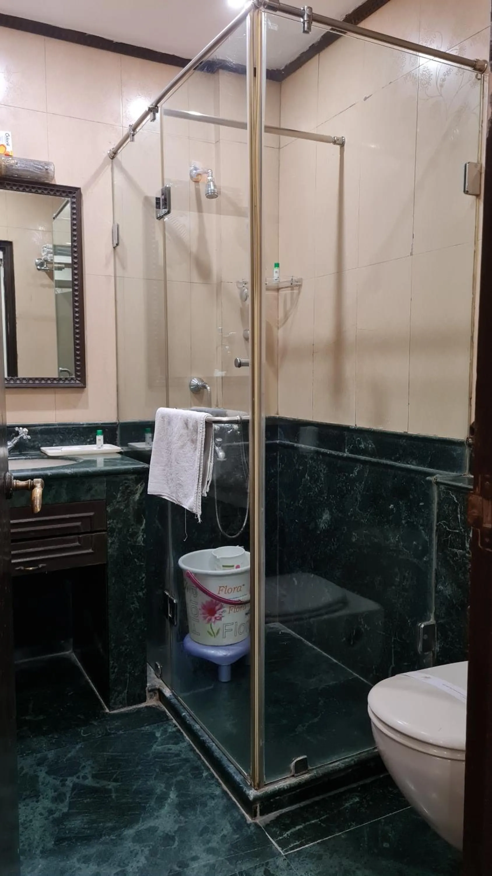 Bathroom in Hotel Diplomat Residency