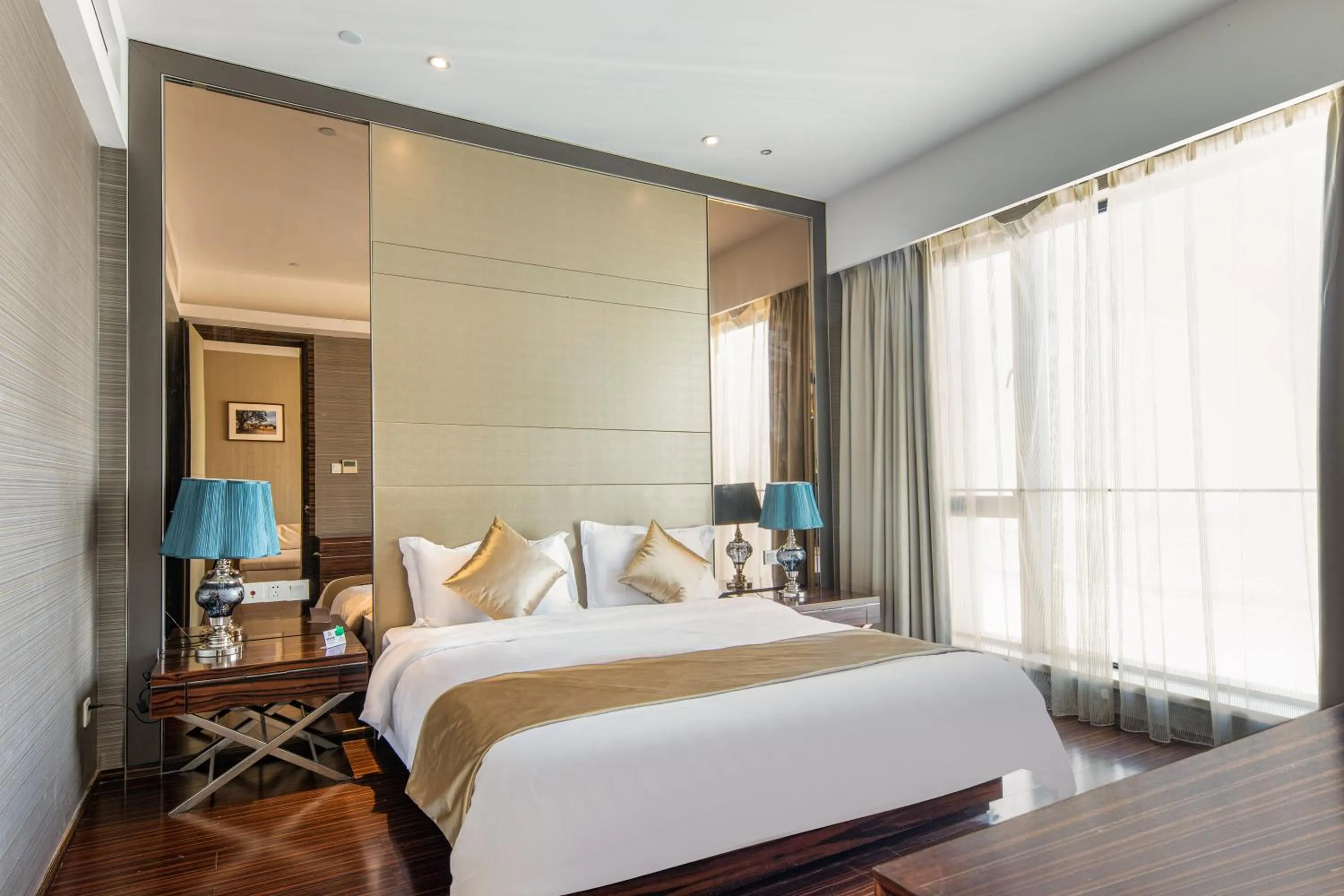 Bed in Guangzhou Xing Yi International Apartment - Poly World Branch