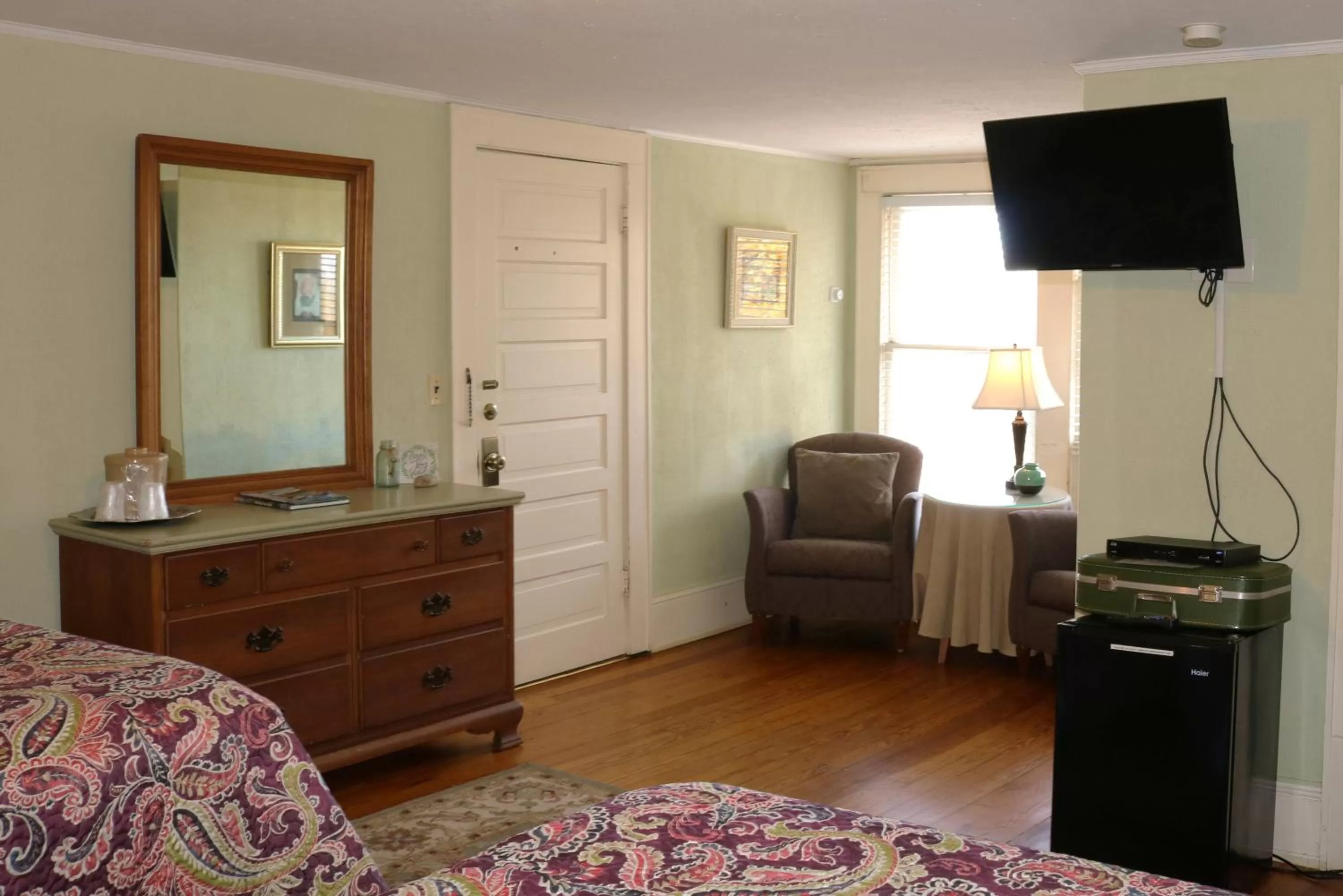 Bedroom, Bed in Echo Mountain Inn
