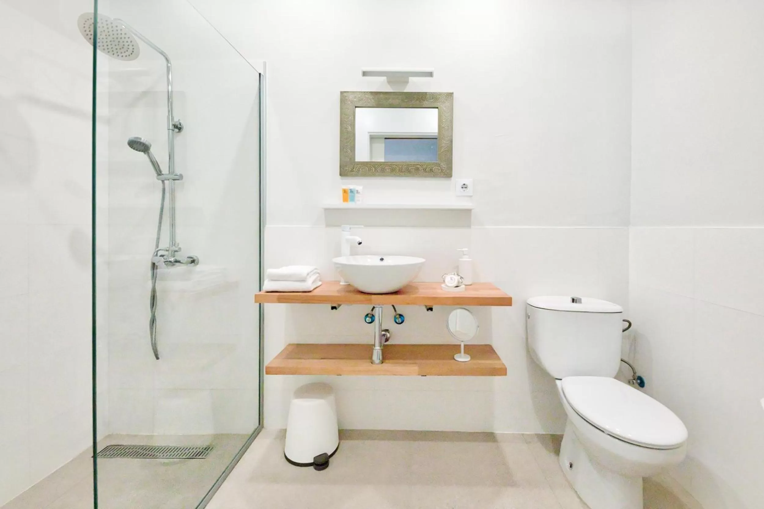 Photo of the whole room in Maresía Canteras Urban Hotel