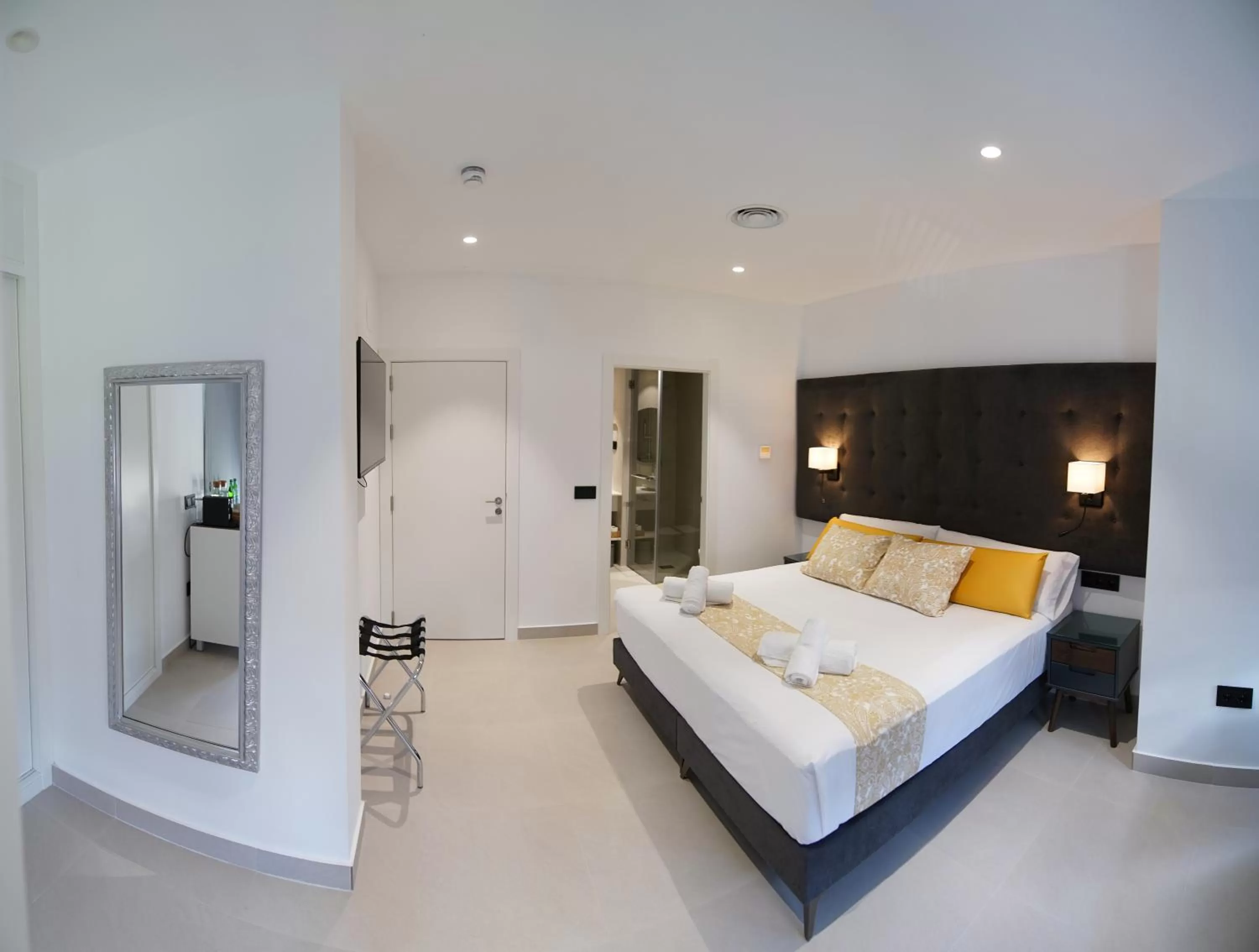 Bed in BET Apartments - Suites Puerto Valencia