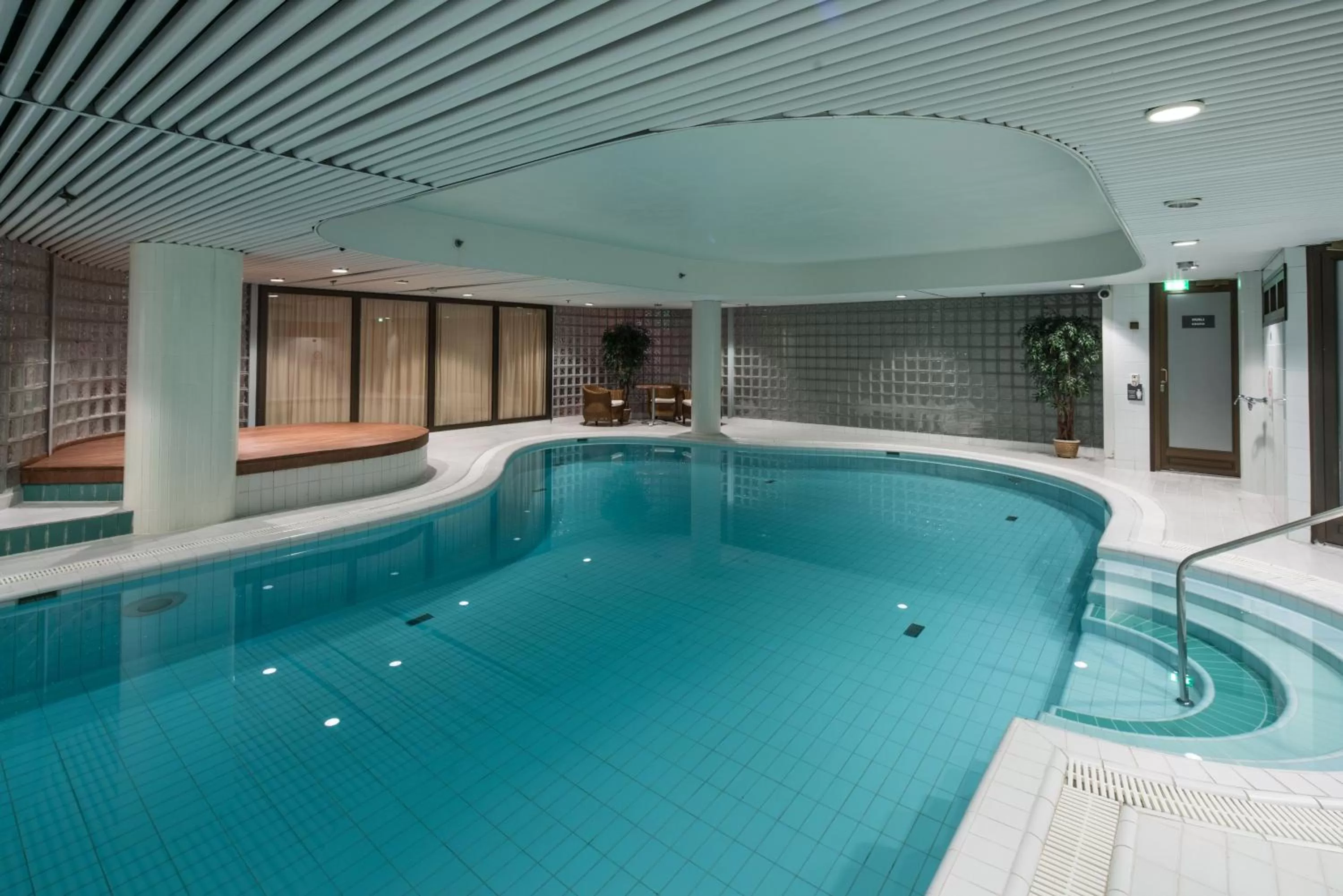 Swimming pool in Lapland Hotels Oulu