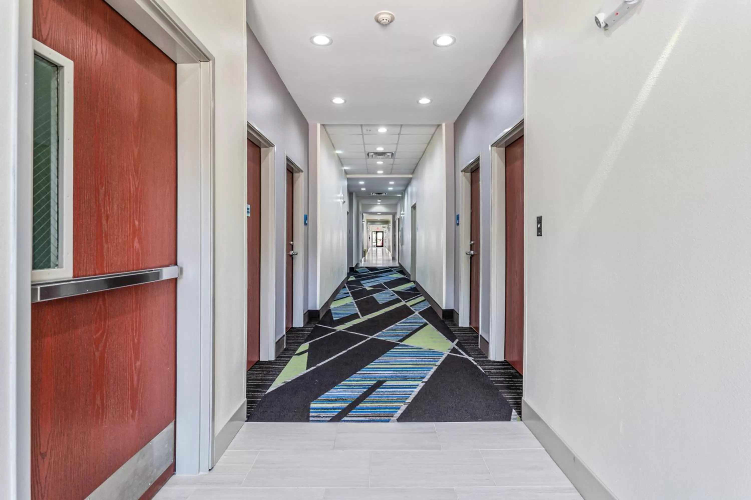 Decorative detail in Holiday Inn Express & Suites Van Buren-Fort Smith Area, an IHG Hotel