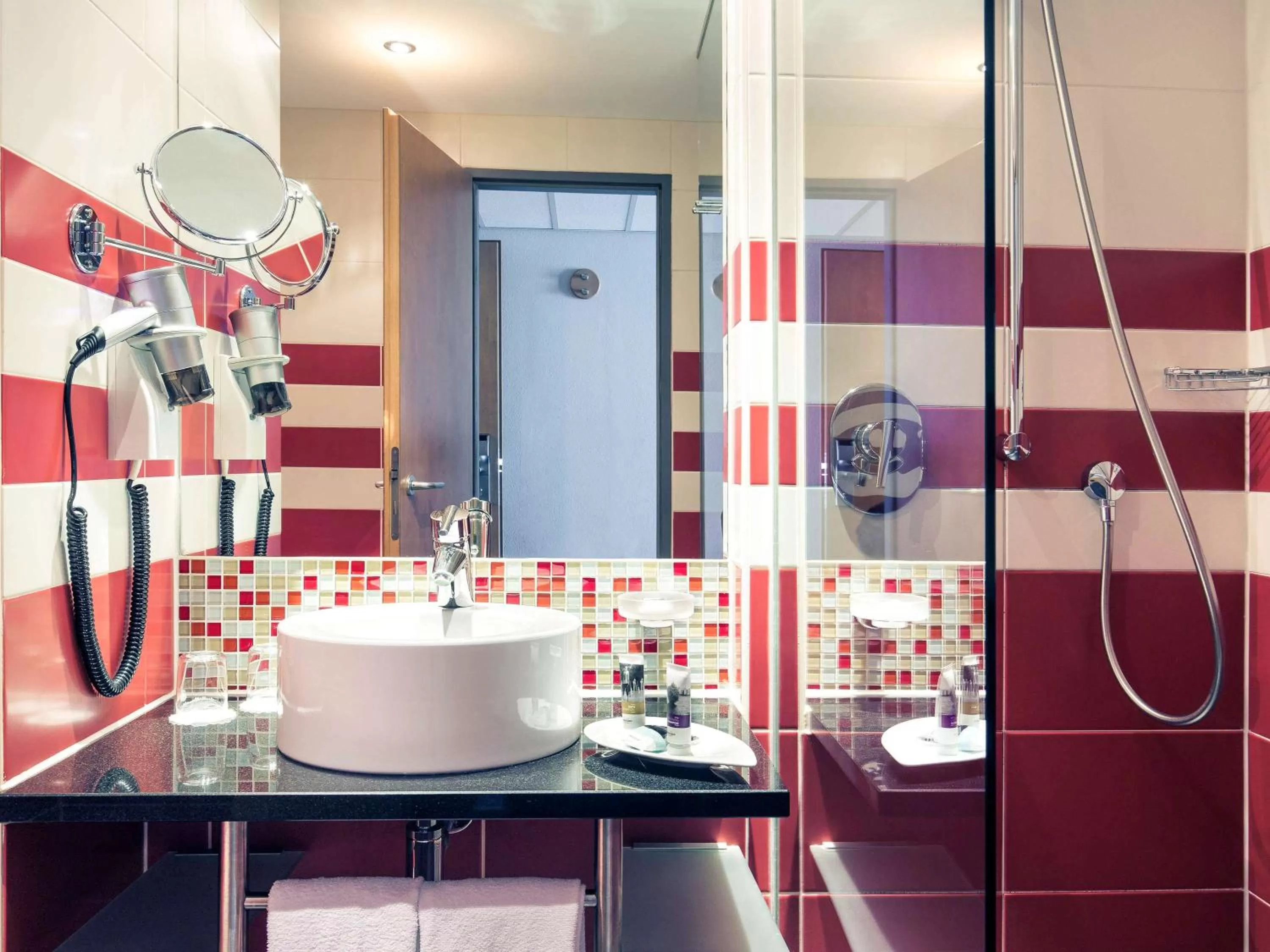 Photo of the whole room in Mercure München City Schwabing