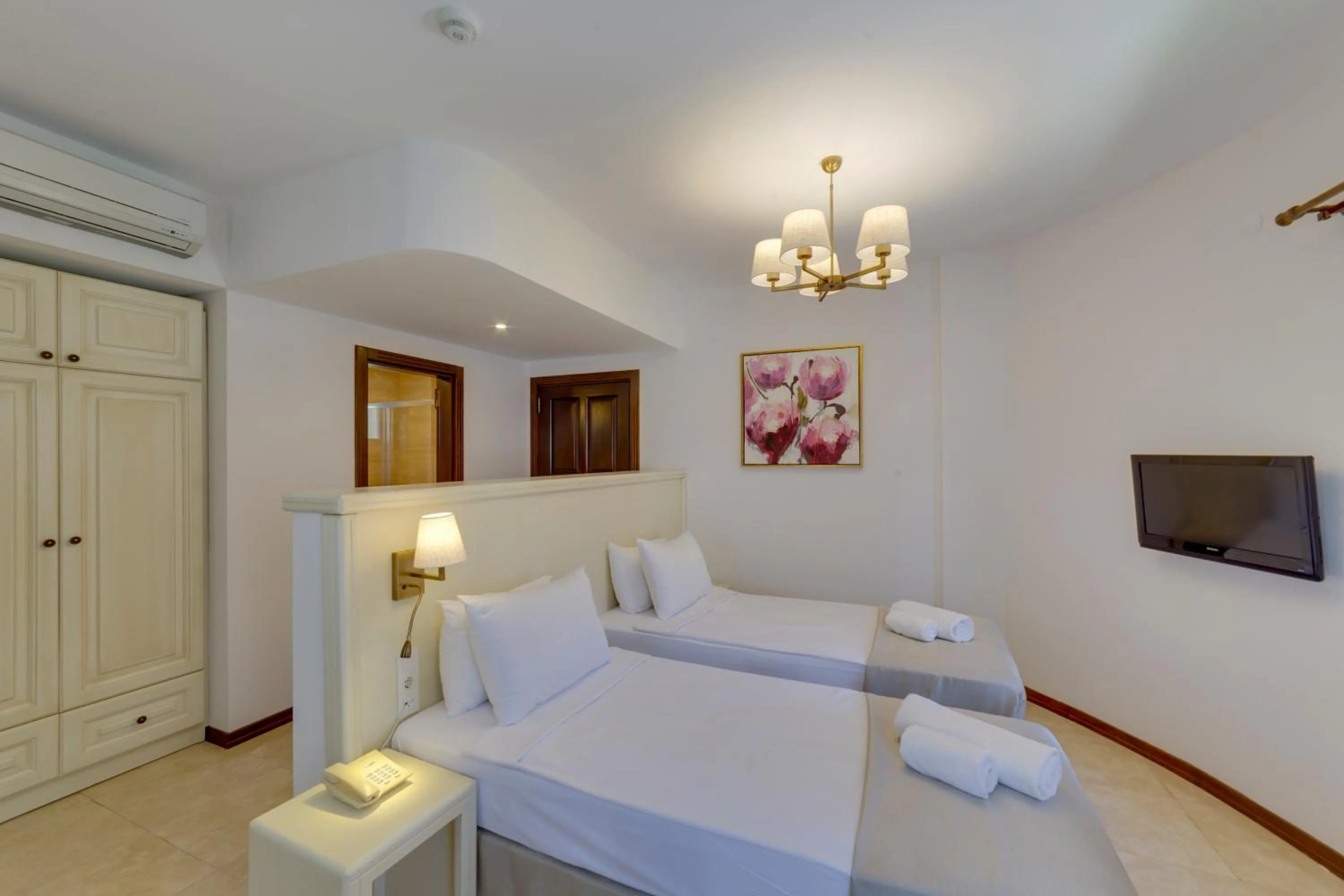 Superior Double Room in Orcey Hotel