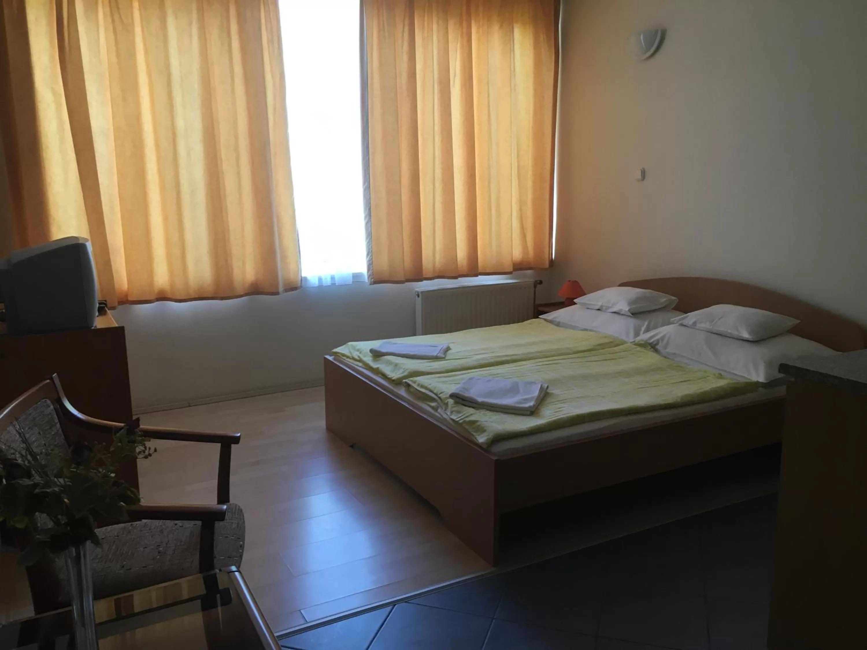 Photo of the whole room in City Hotel Siófok