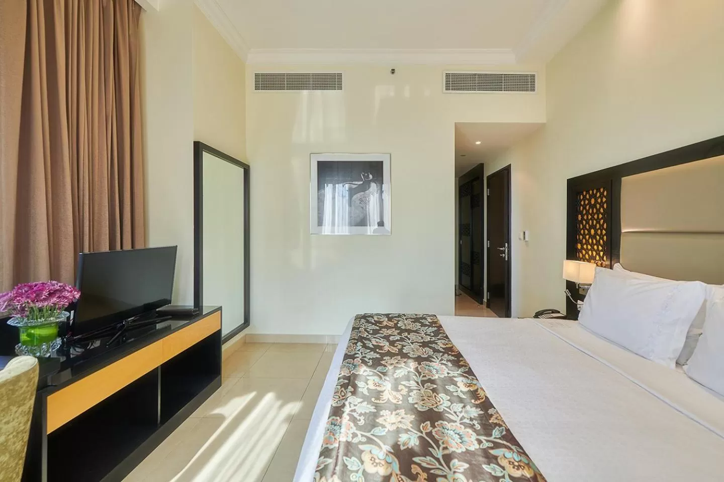 Bed in Bahi Ajman Palace Hotel