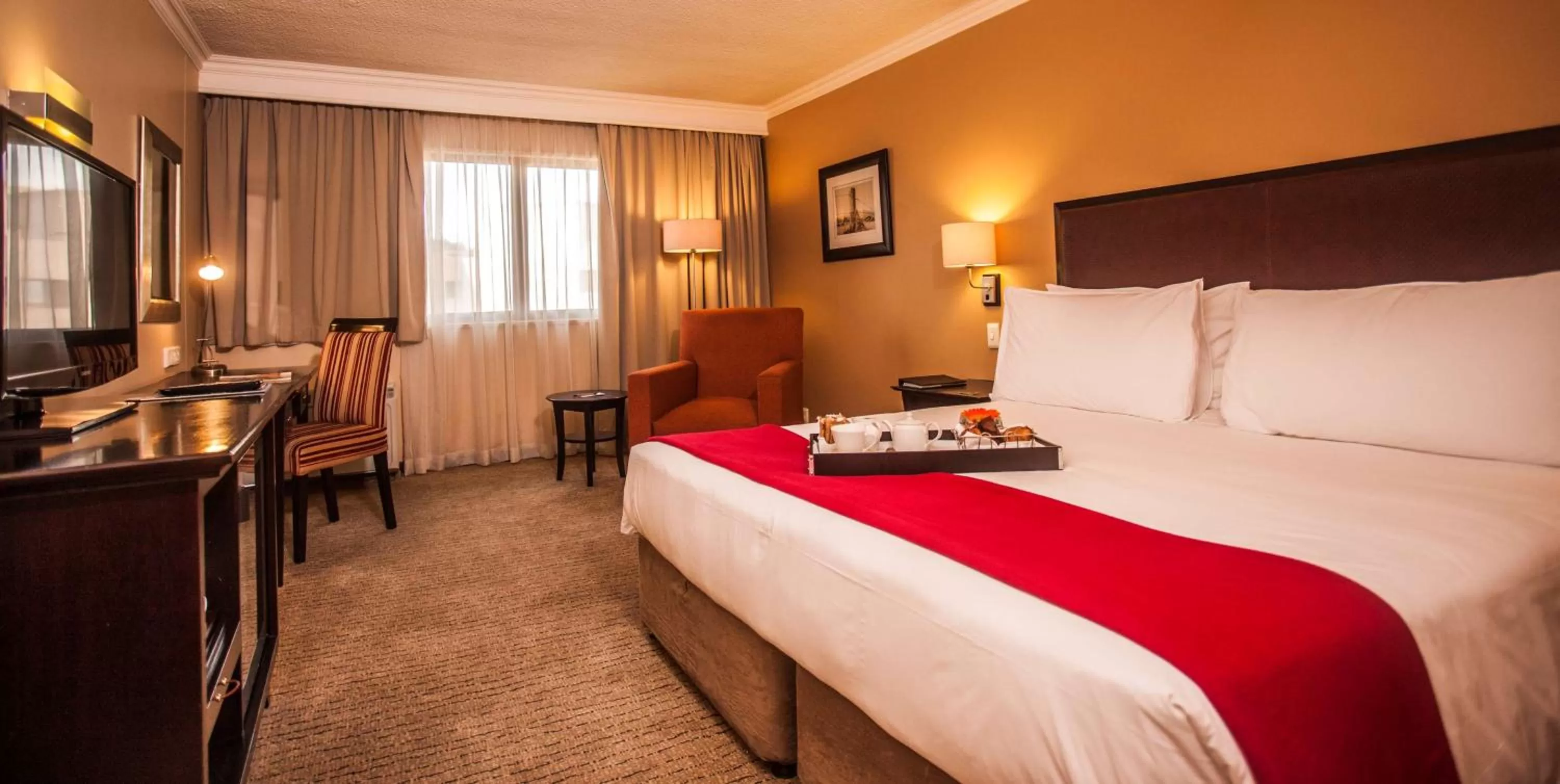 Bedroom, Bed in Southern Sun Pretoria