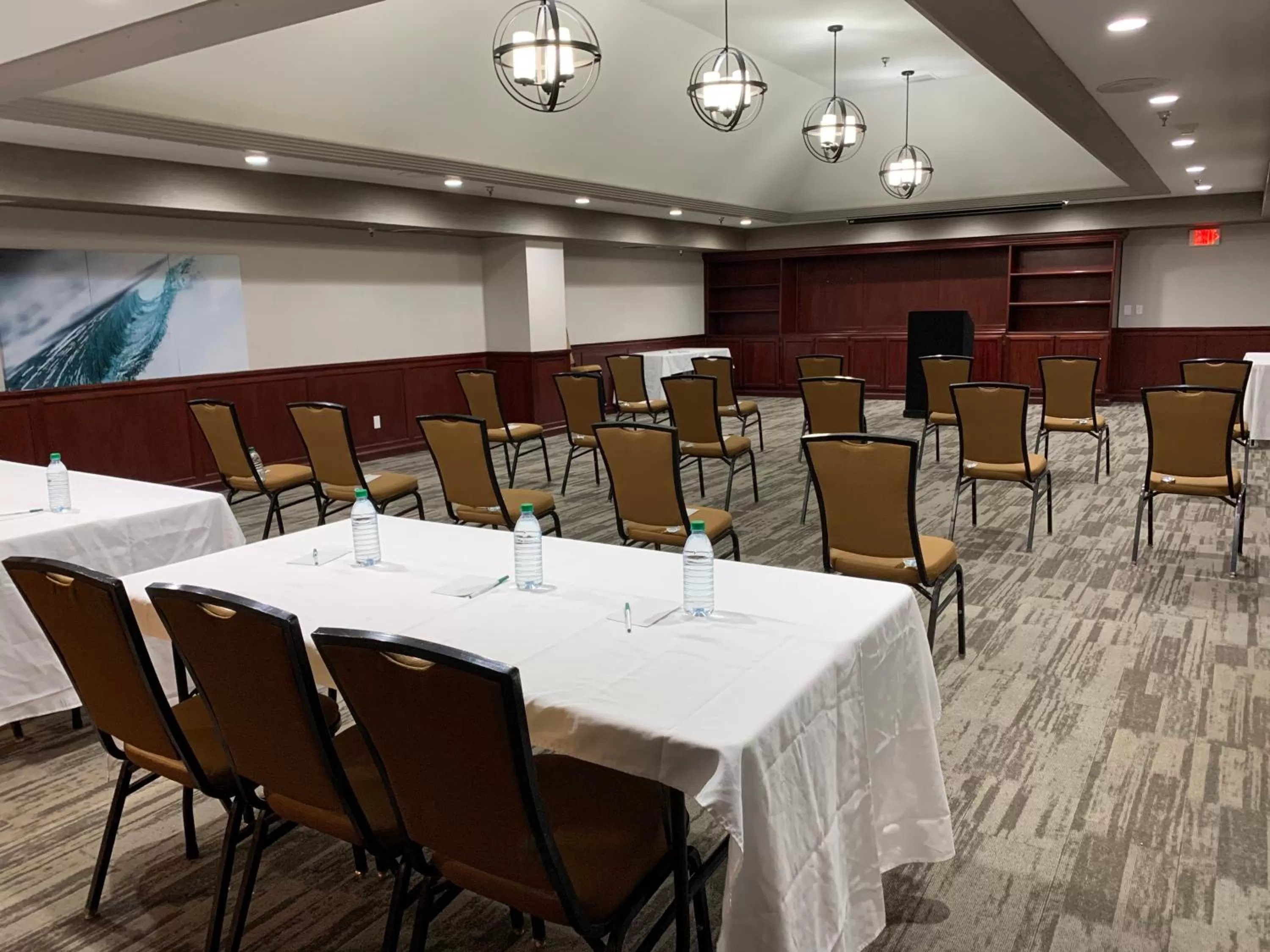 Meeting/conference room in Modesto Hotel - Gateway to Yosemite