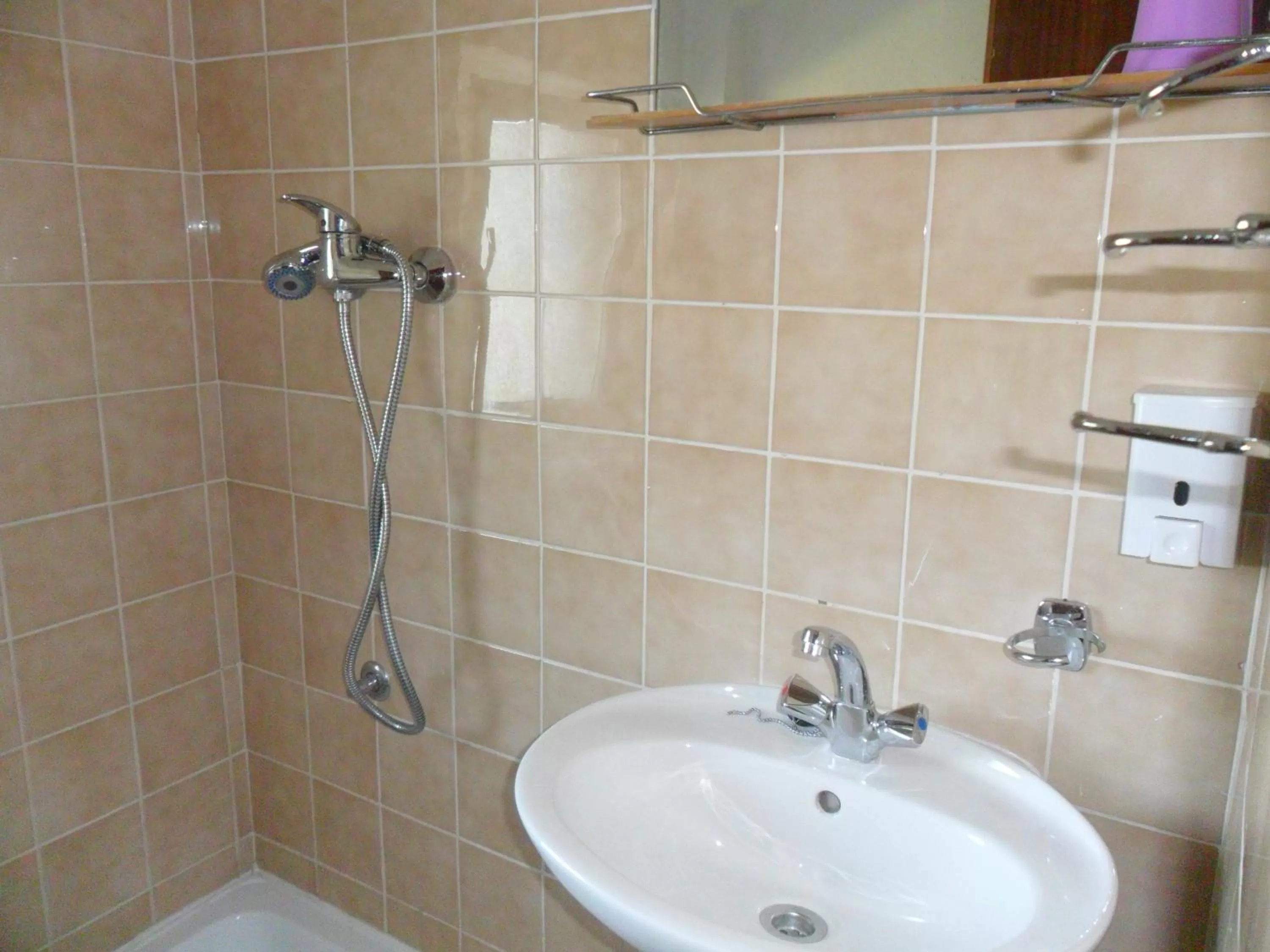 Other in Sobe u kucanstvu MBM