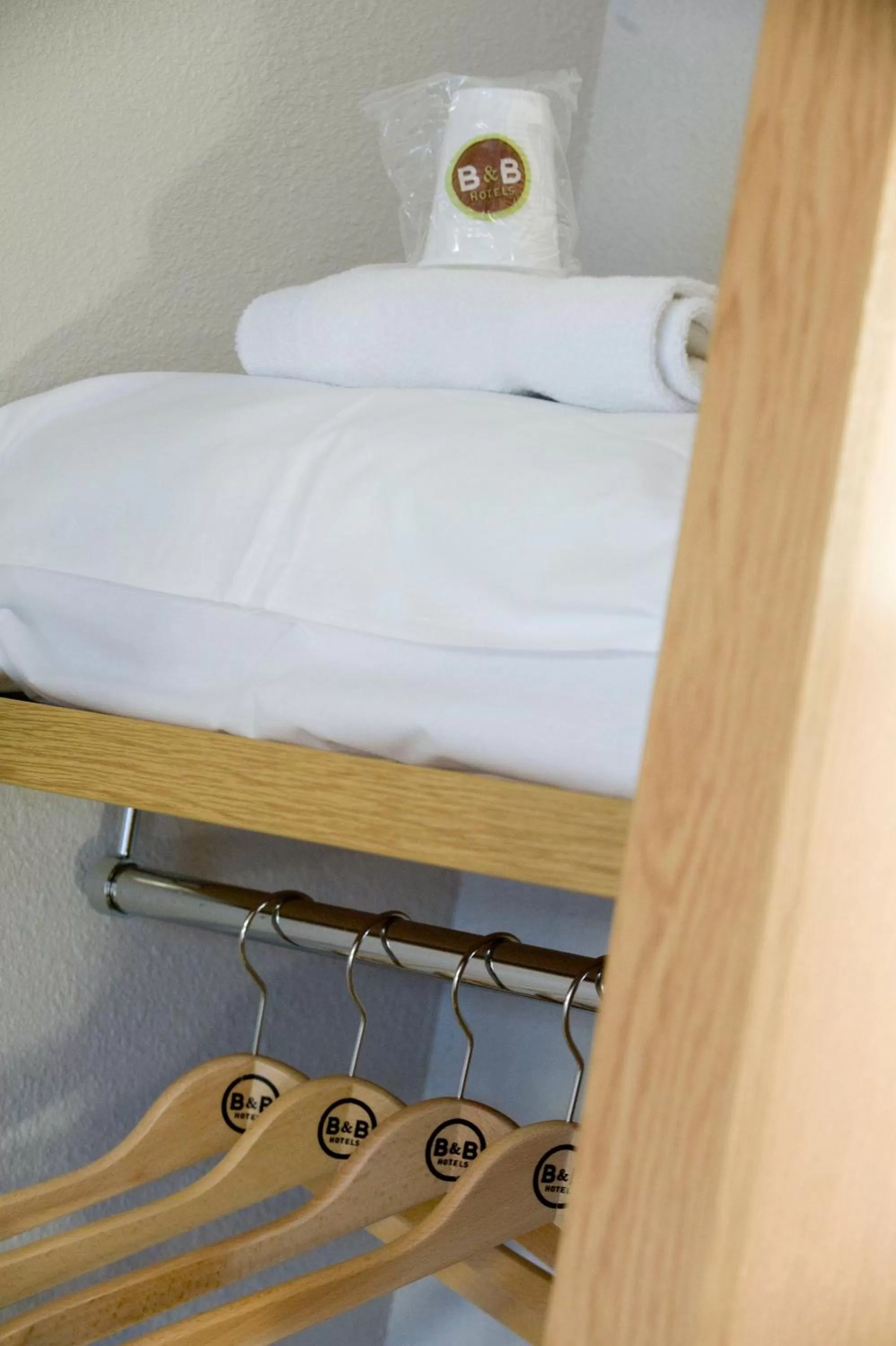 Decorative detail in B&B HOTEL Grenoble Centre Alpexpo