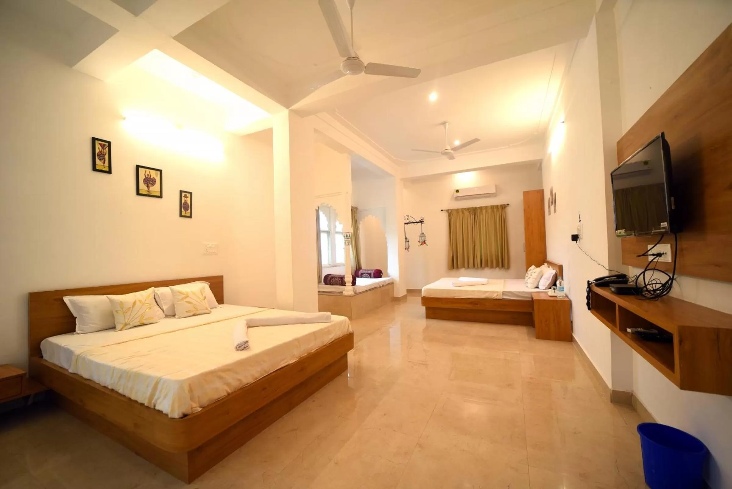 Bed in Royal Heritage Haveli Udaipur