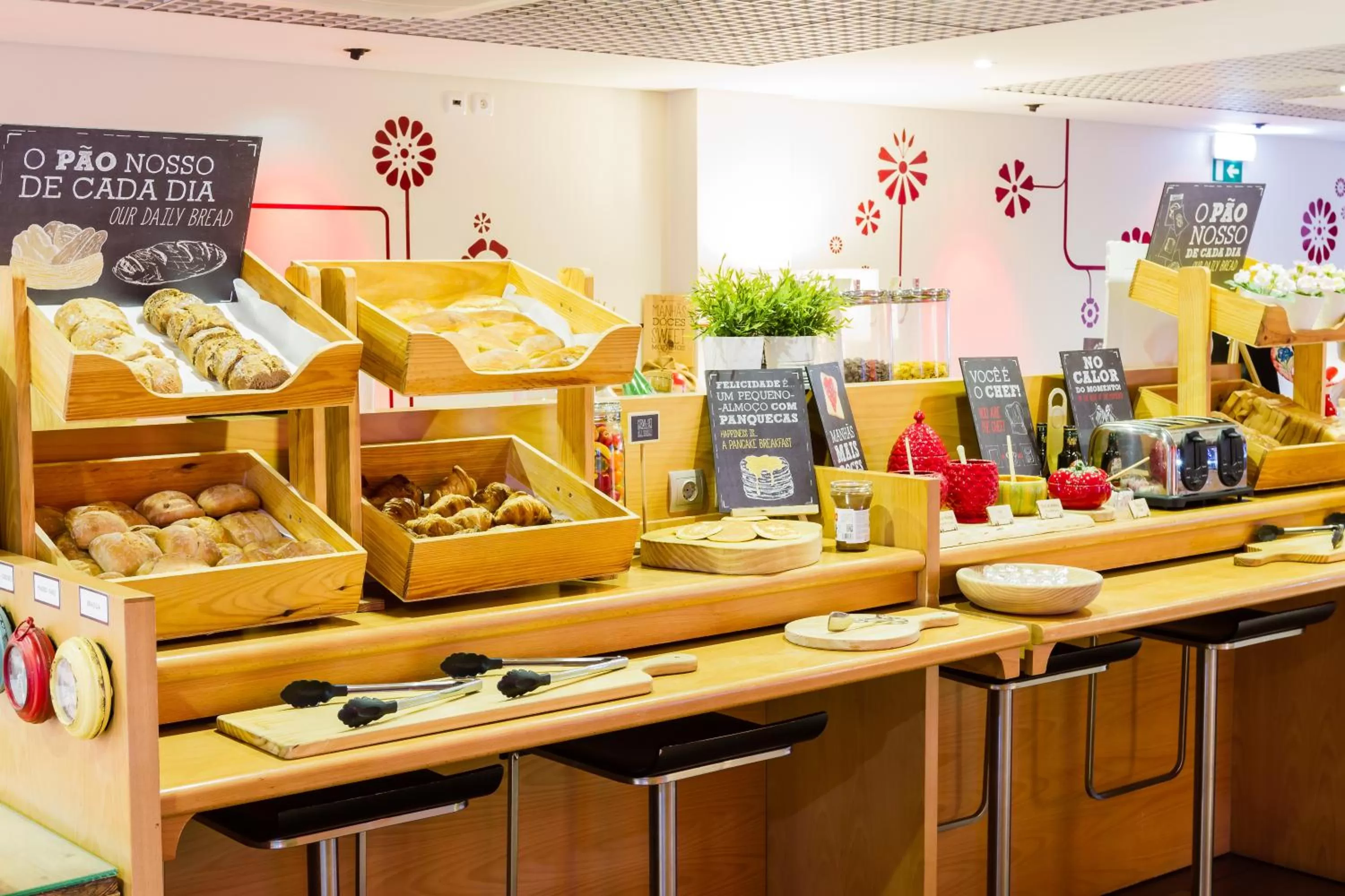 Breakfast in ibis Porto Centro São Bento