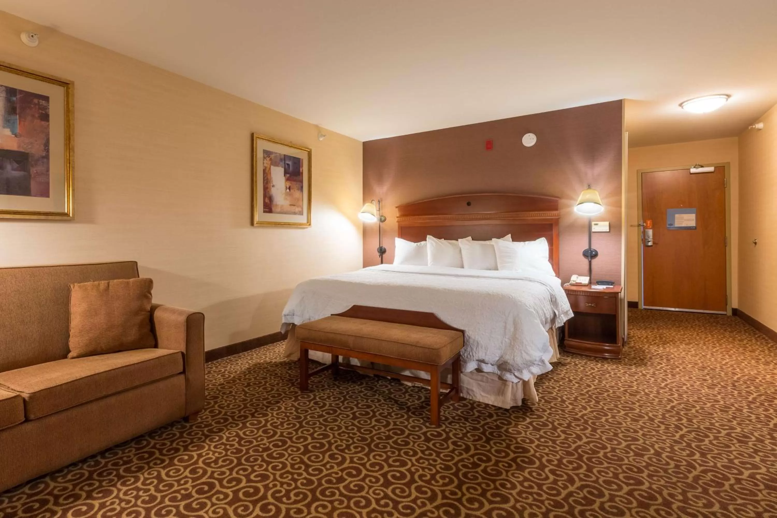 Bed in Hampton Inn Goshen