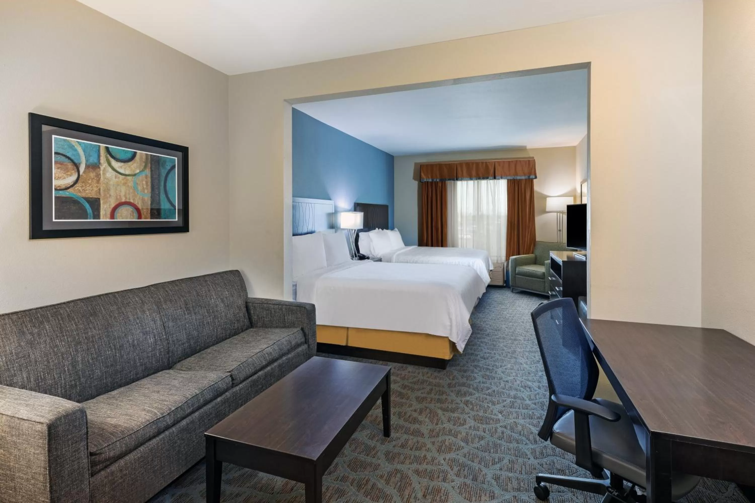 Photo of the whole room, Bed in Holiday Inn Express Hotel & Suites Floresville by IHG