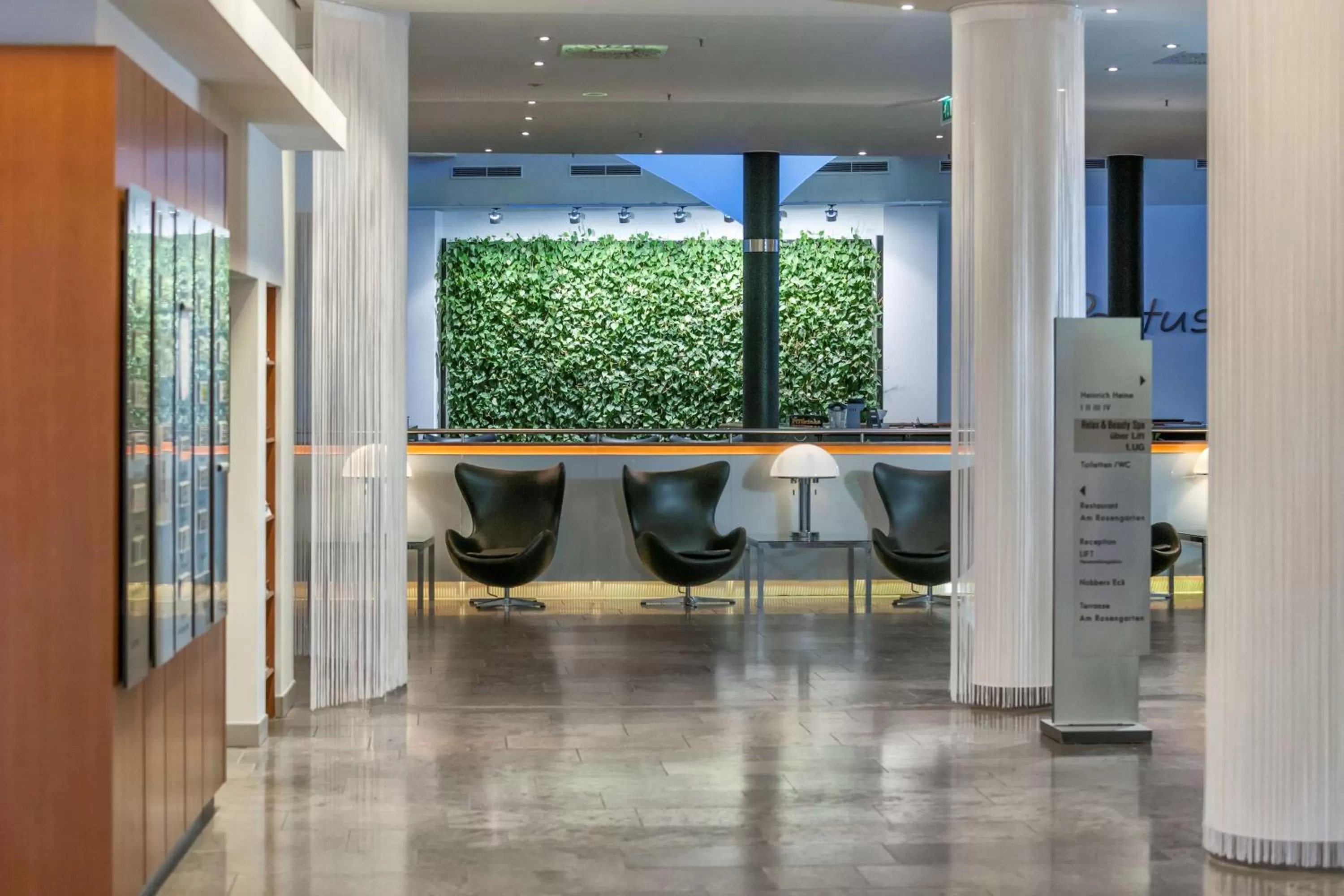 Lobby or reception in Dorint Kongresshotel Düsseldorf/Neuss