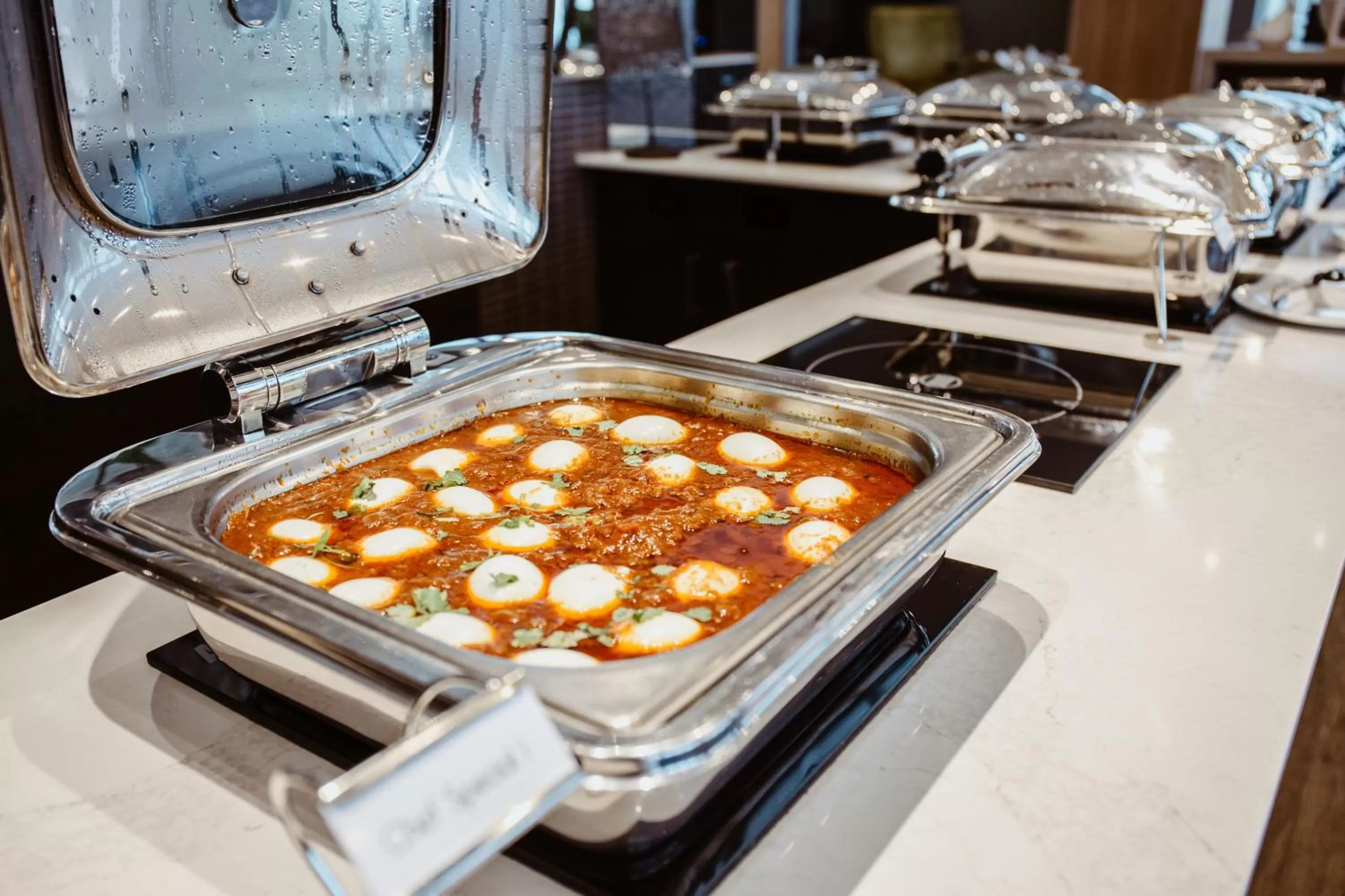 Restaurant/places to eat in Belaire Suites Hotel