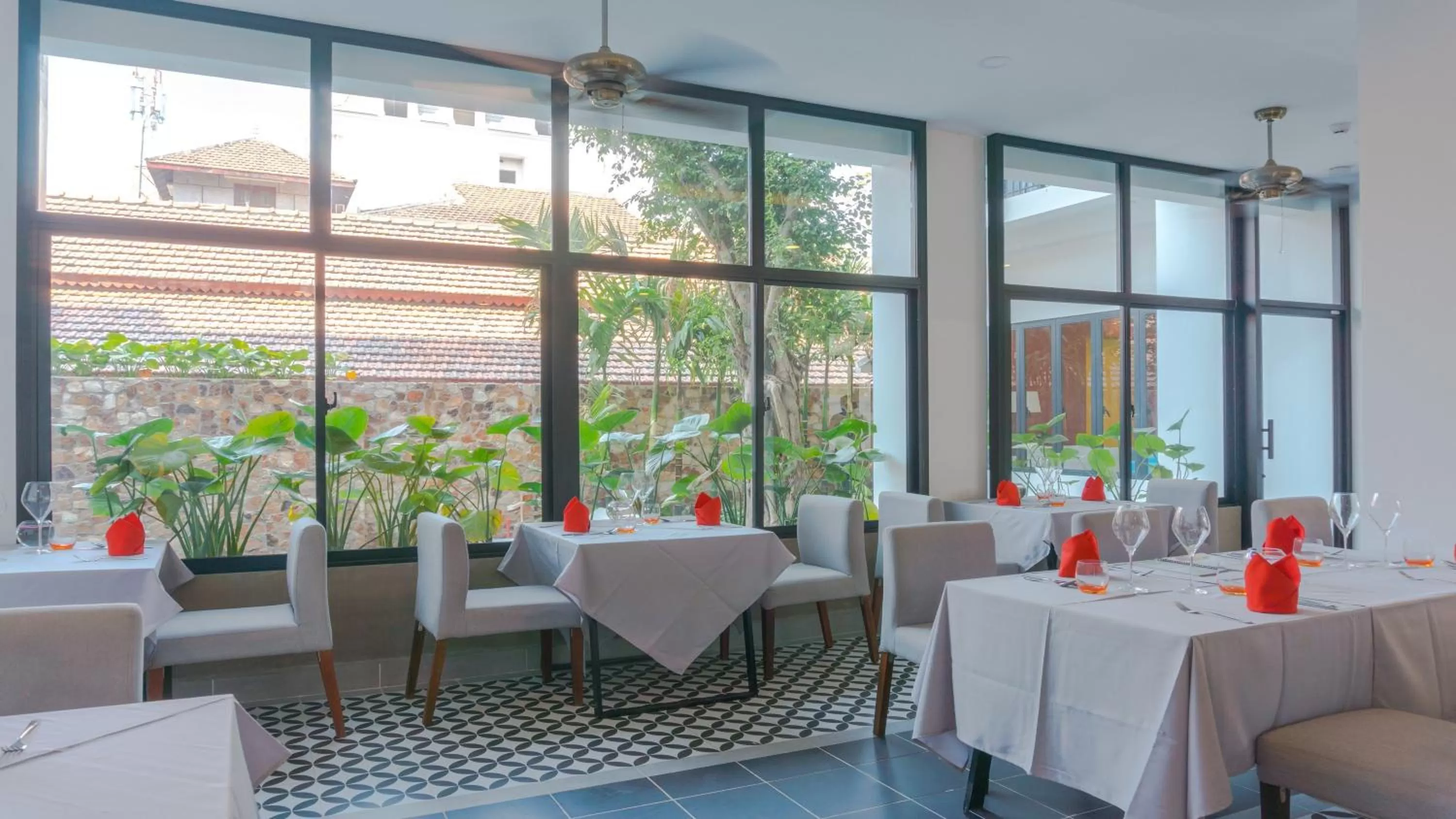 Restaurant/places to eat in Angkor Aurora