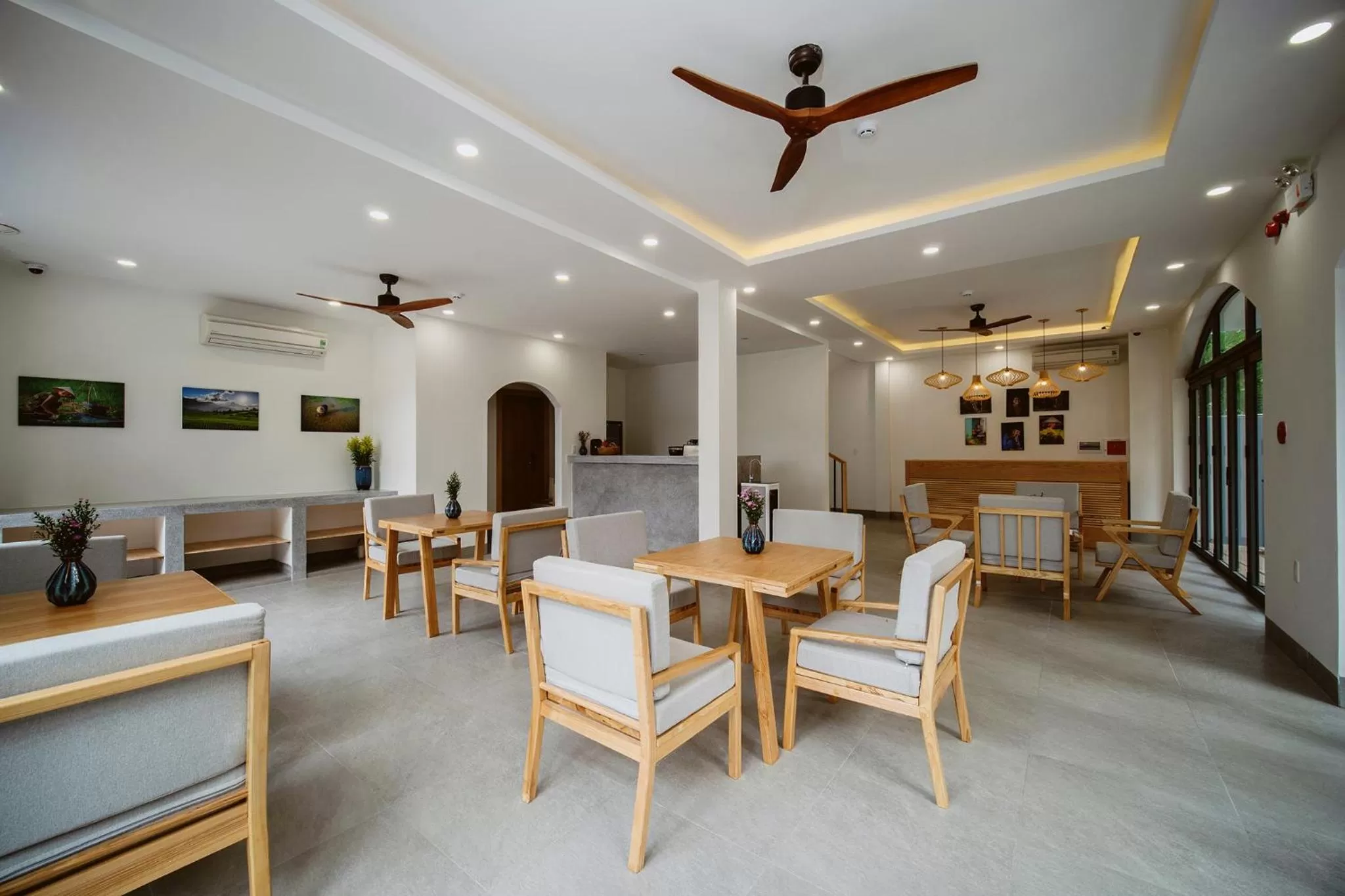 Restaurant/places to eat in The Watermark Beachside Hotel