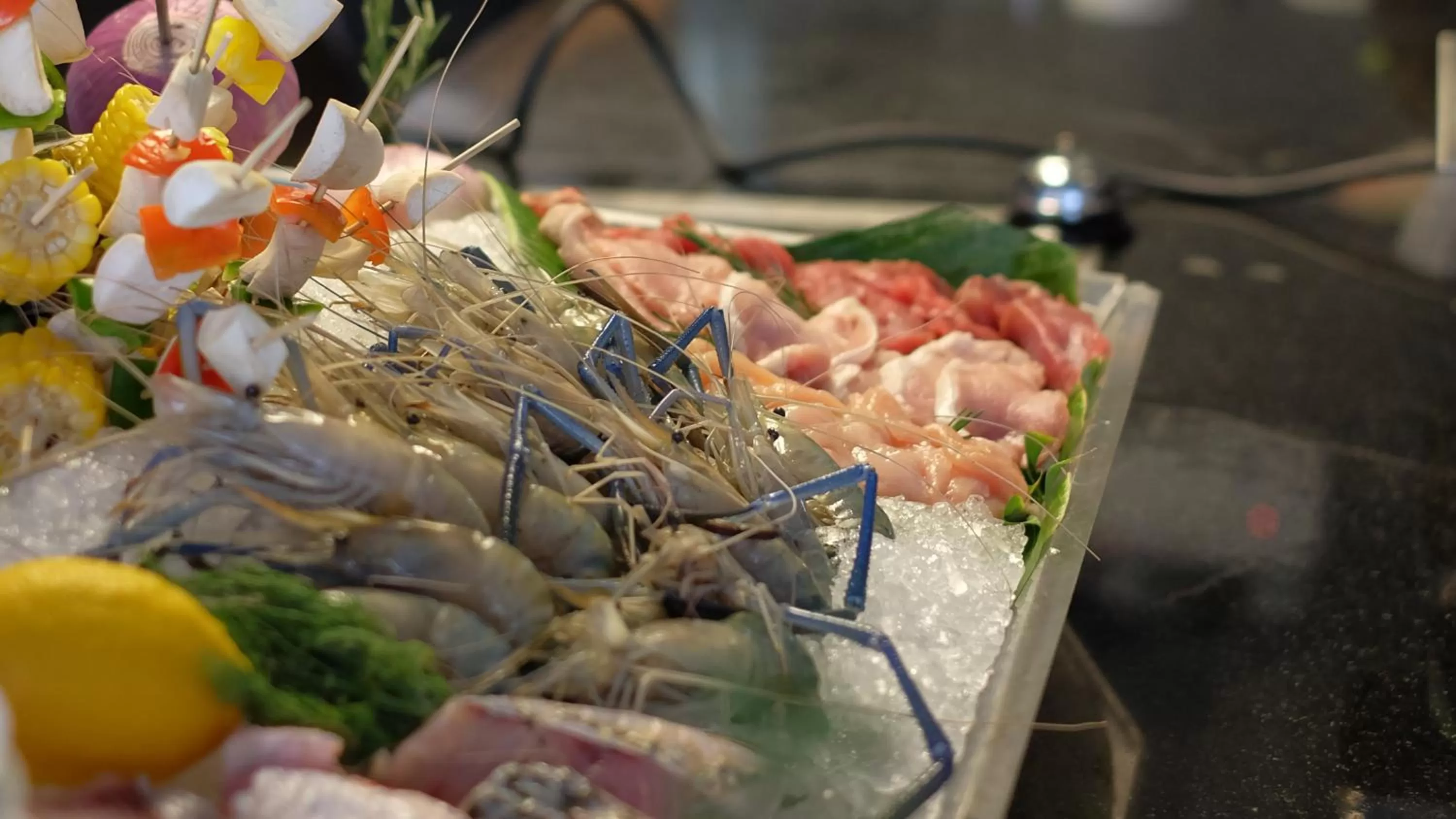 Restaurant/places to eat in Holiday Inn Bangkok Sukhumvit by IHG