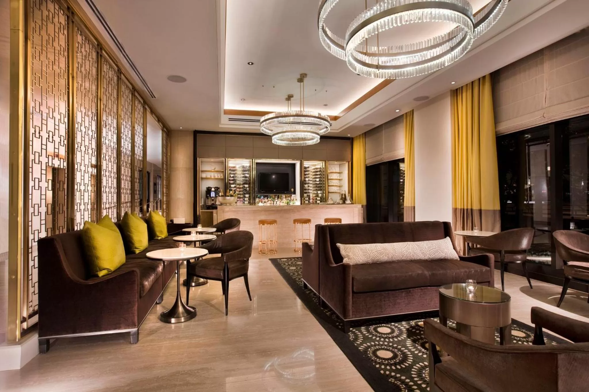 Lounge or bar in Omni Mont-Royal Hotel