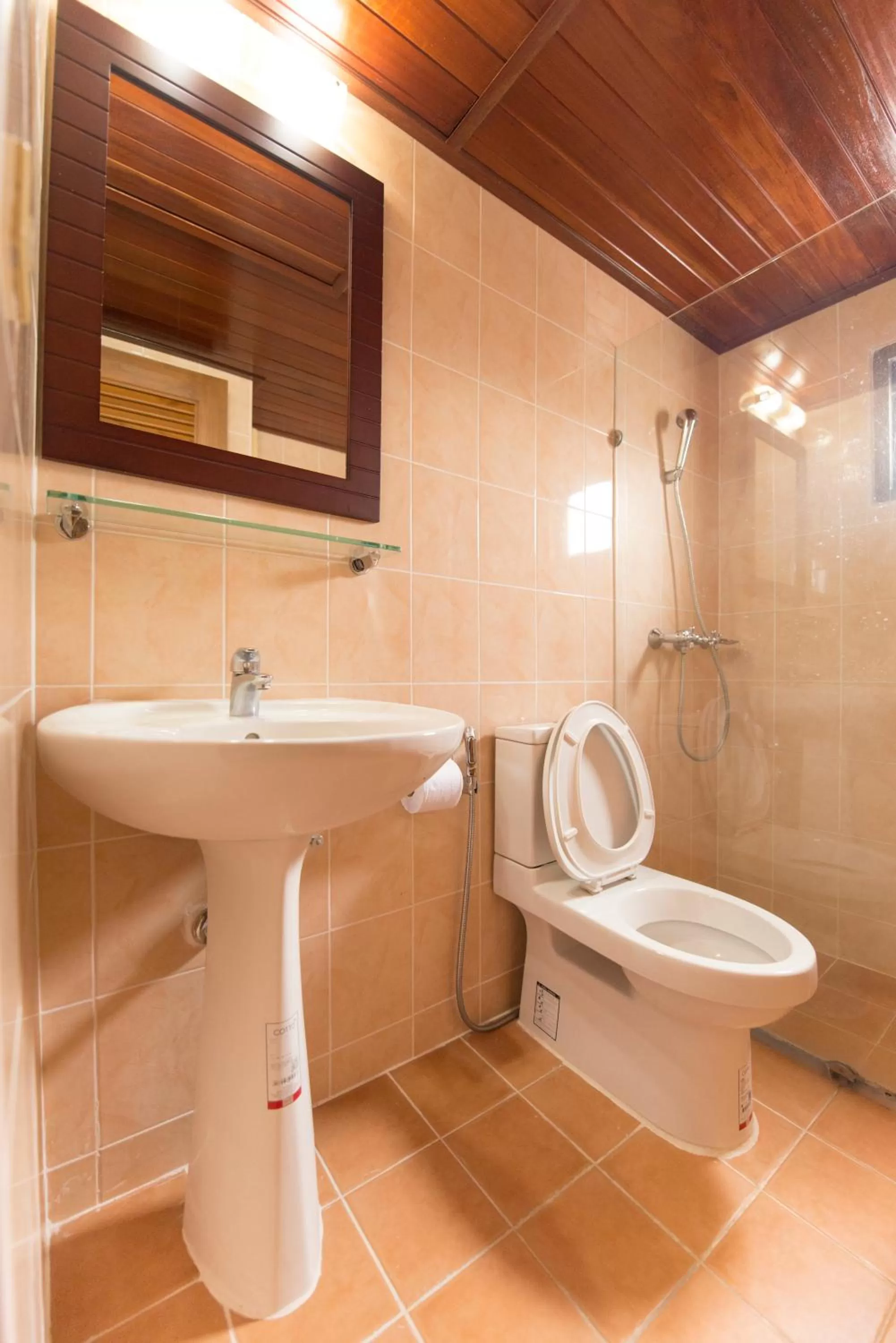 Toilet in Siam Palace Hotel