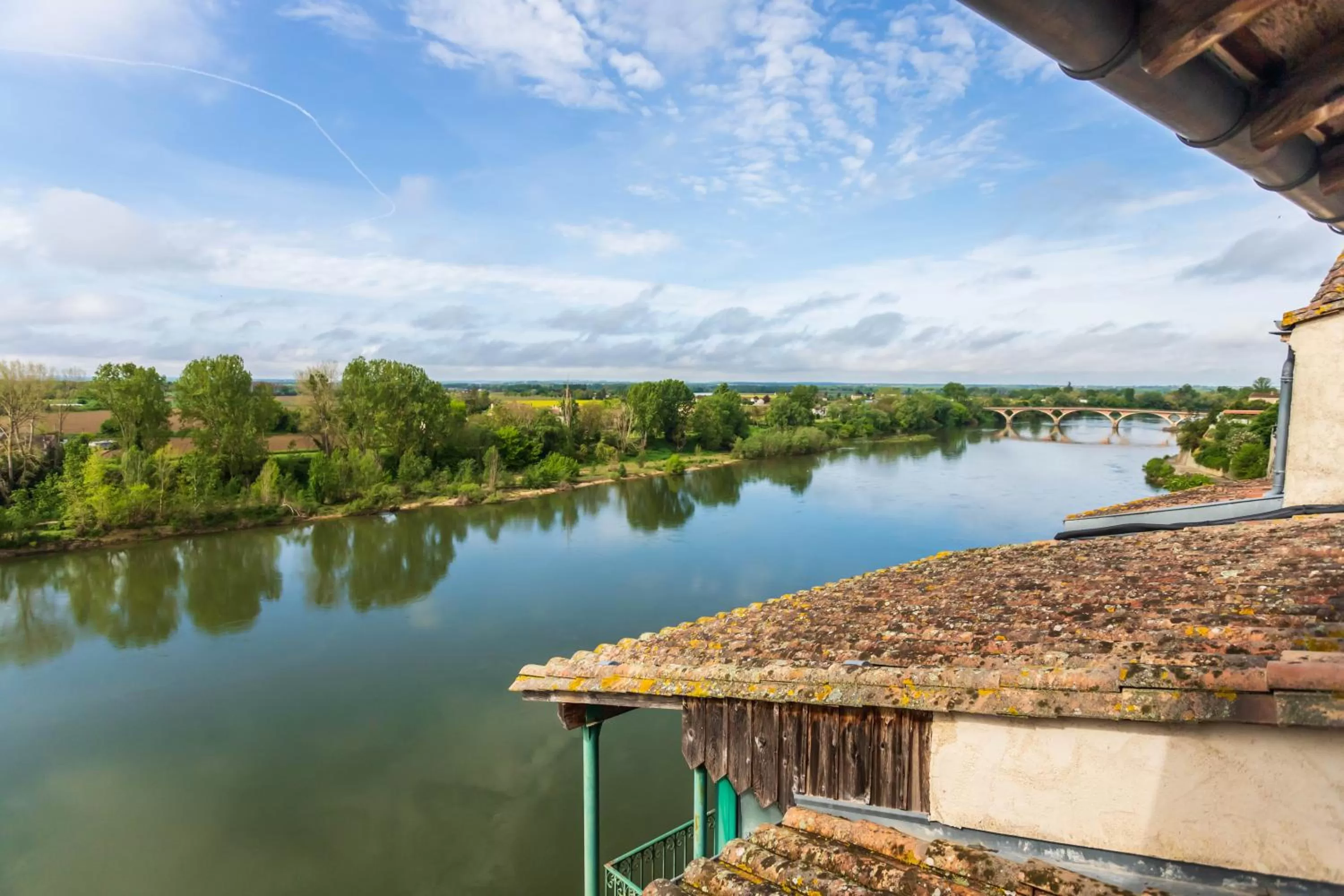 Natural landscape in CÔTE GARONNE le BALCON DES DAMES -hôtel et restaurant- Tonneins Fauillet Marmande - vue panoramique bord de Garonne chambres climatisées