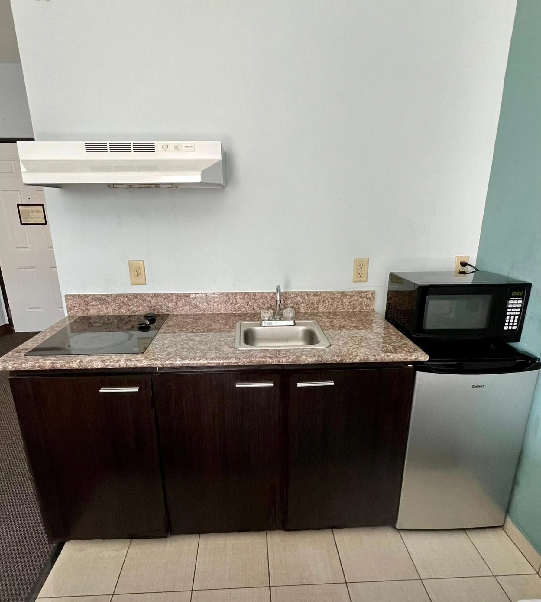 Kitchen or kitchenette in Americas Best Value Inn Sulphur