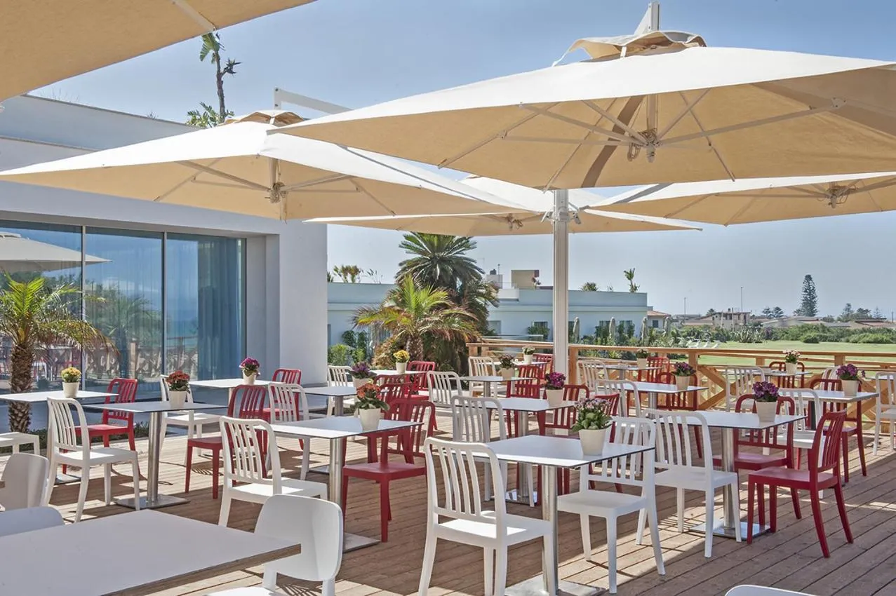 Restaurant/places to eat in Modica Beach Resort