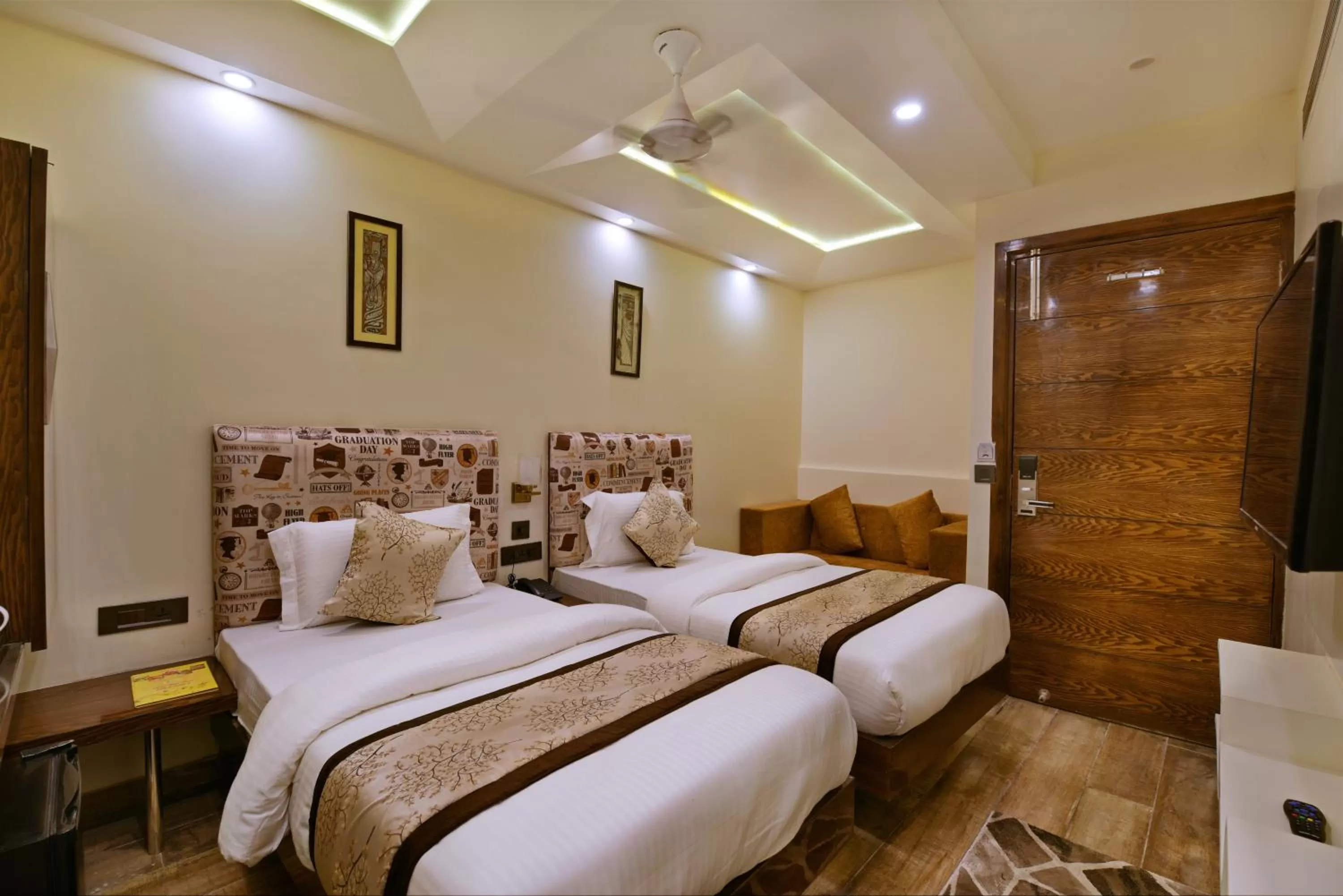 Bed in Hotel Blue Pearl - Free Airport Pick up