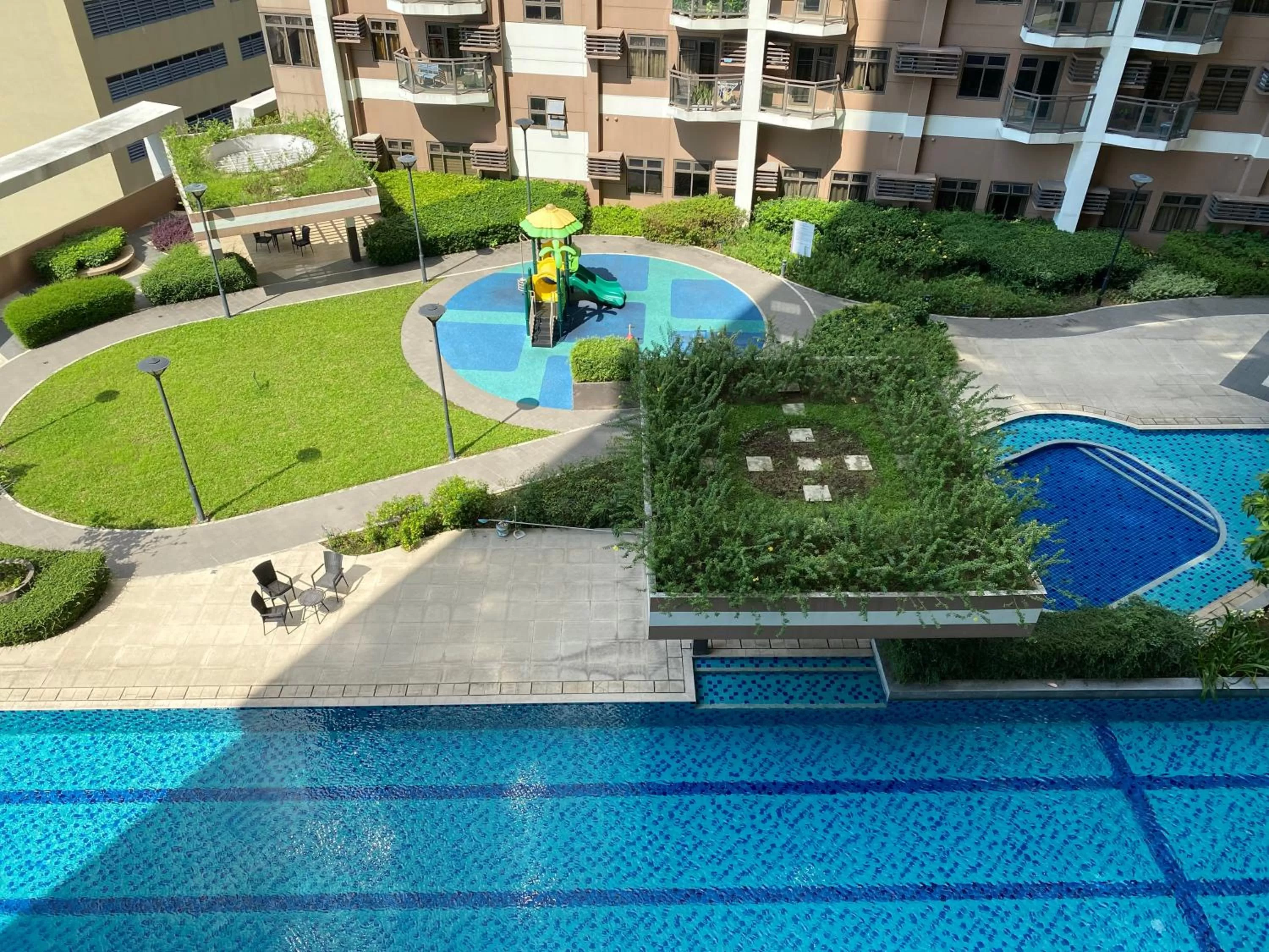 View (from property/room), Swimming Pool in Le 10 The Radiance Manila Bay
