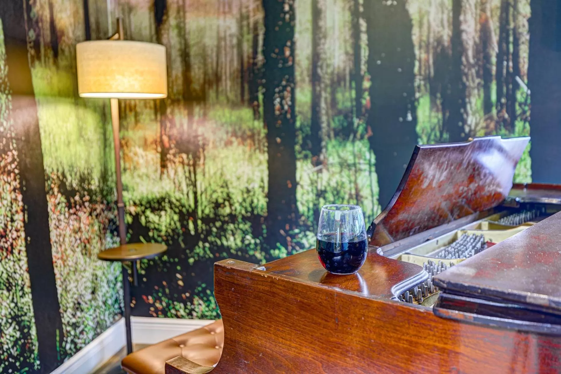 Communal lounge/ TV room in Seven Hills Suites Tallahassee