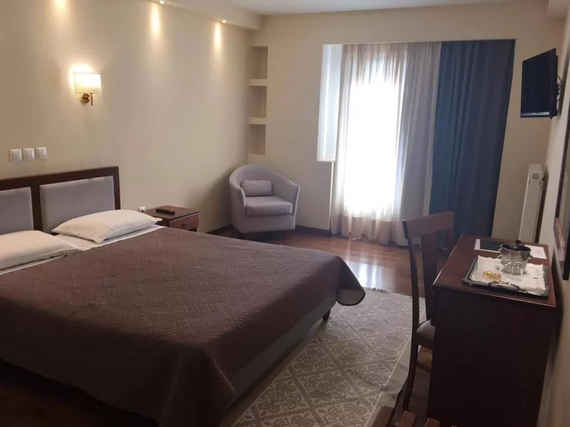 Photo of the whole room, Bed in Ellinon Thea Arachova