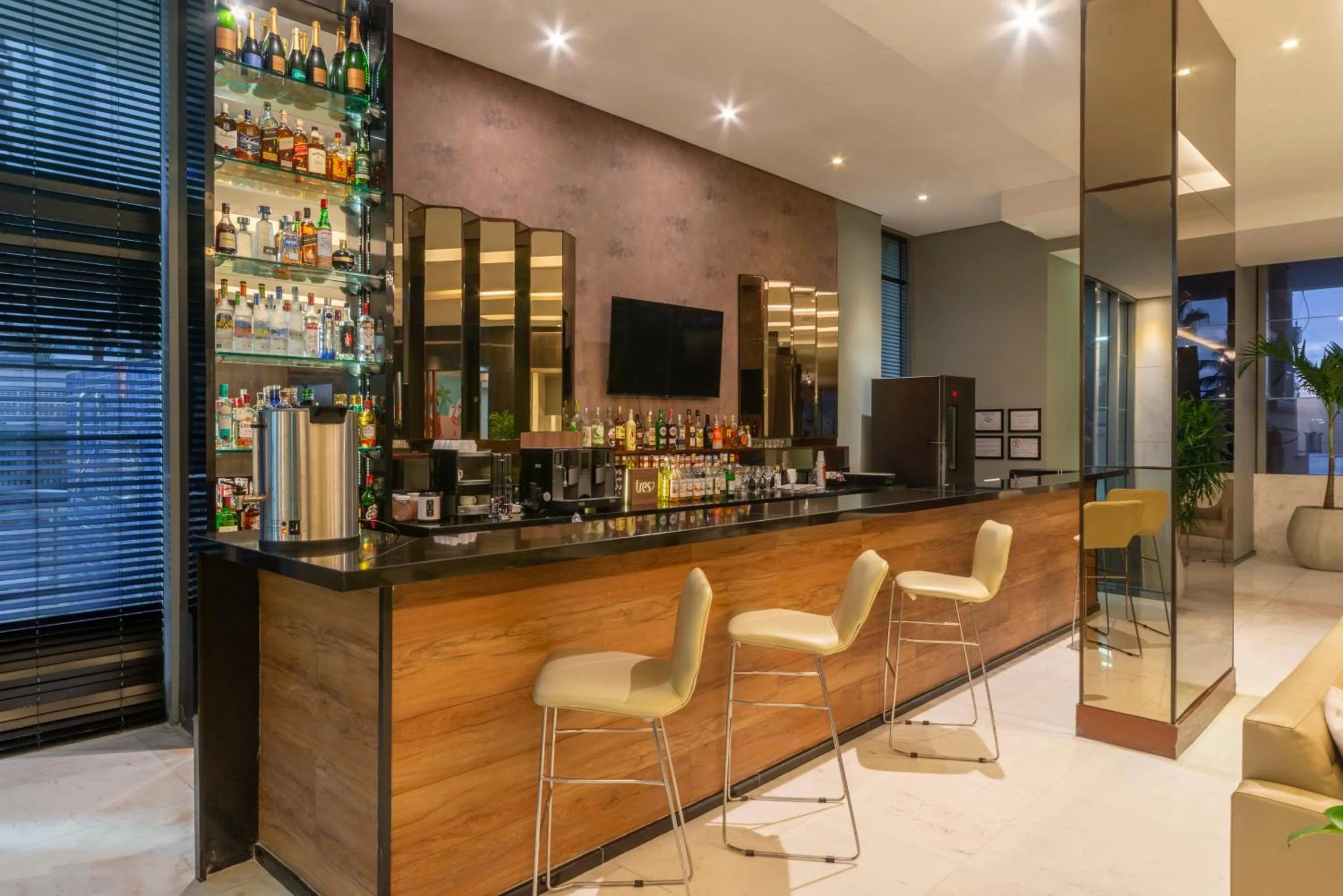 Lounge or bar in Laghetto Stilo Barra