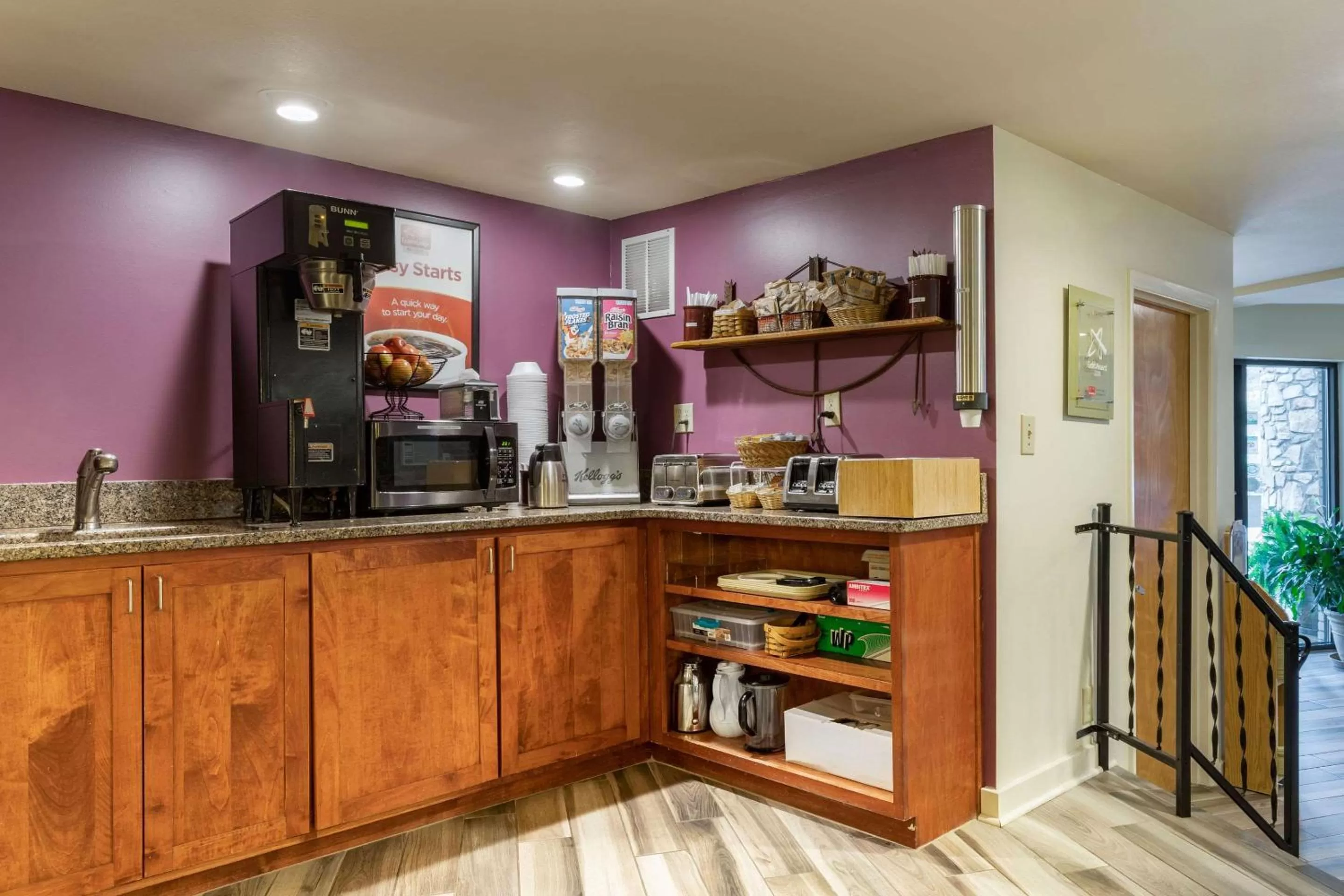 Restaurant/places to eat in Econo Lodge Cherokee Near Island Park