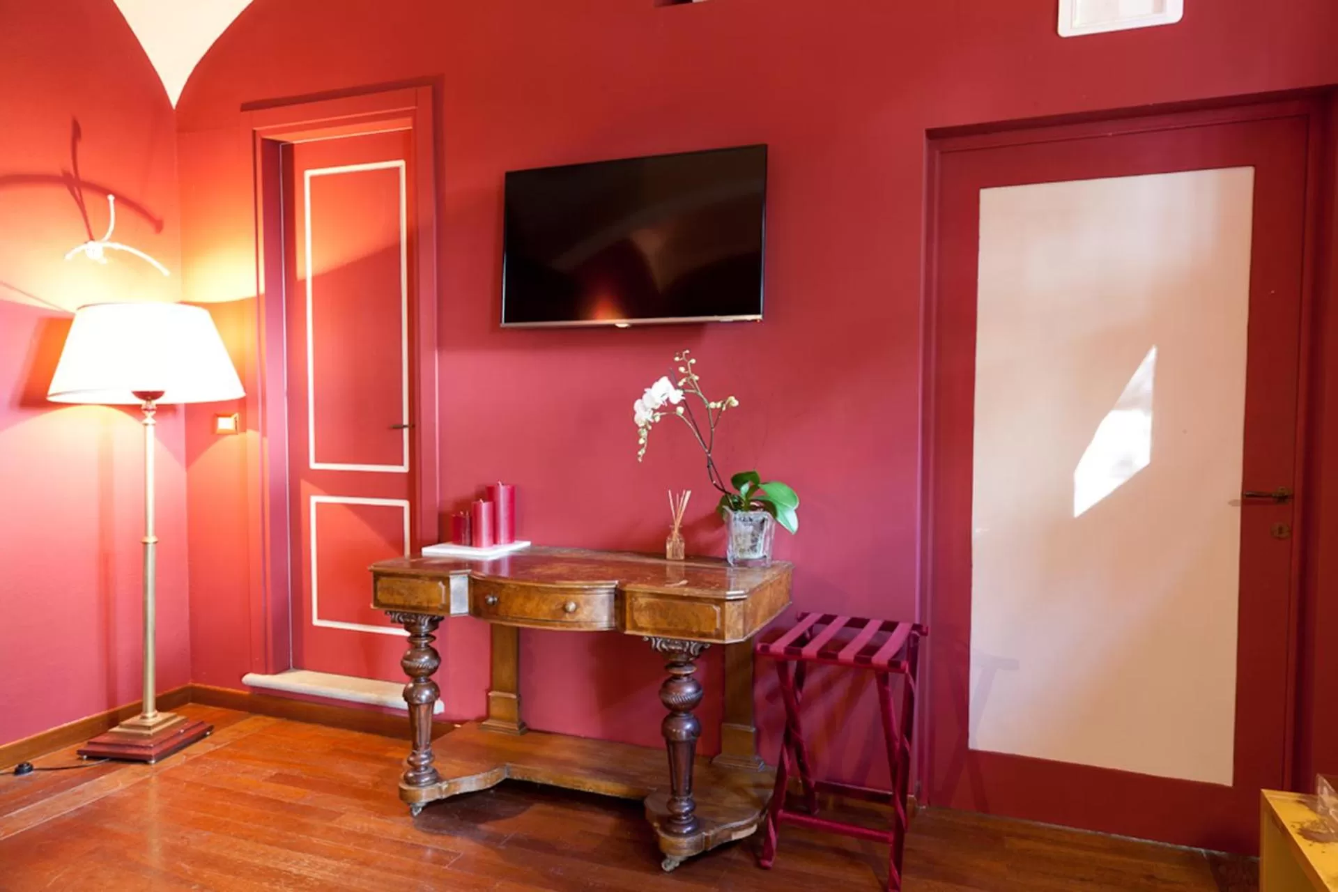 Bedroom, TV/Entertainment Center in Relais Montemaggiore