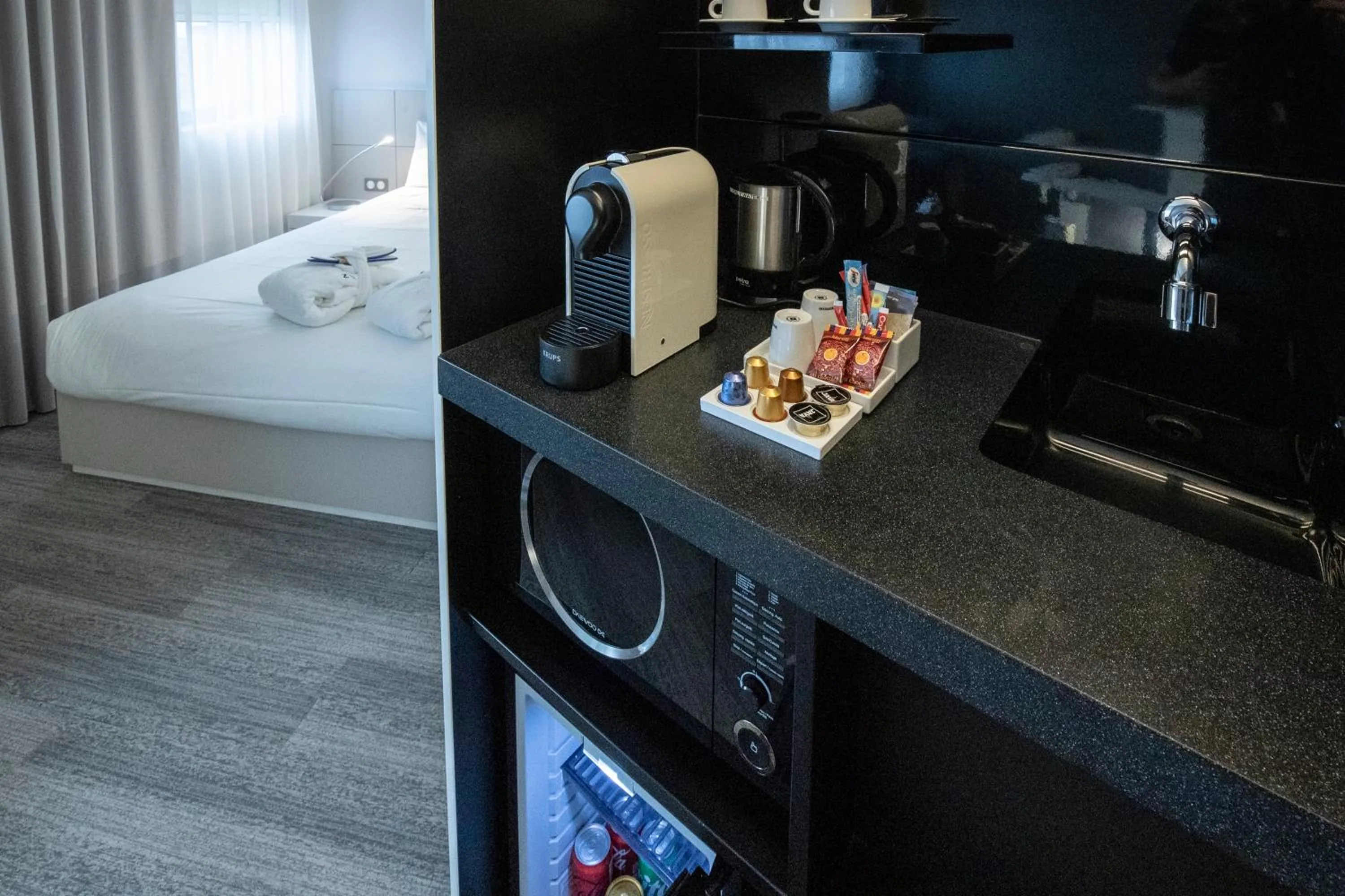 Coffee/tea facilities, Bed in Novotel Suites Luxembourg