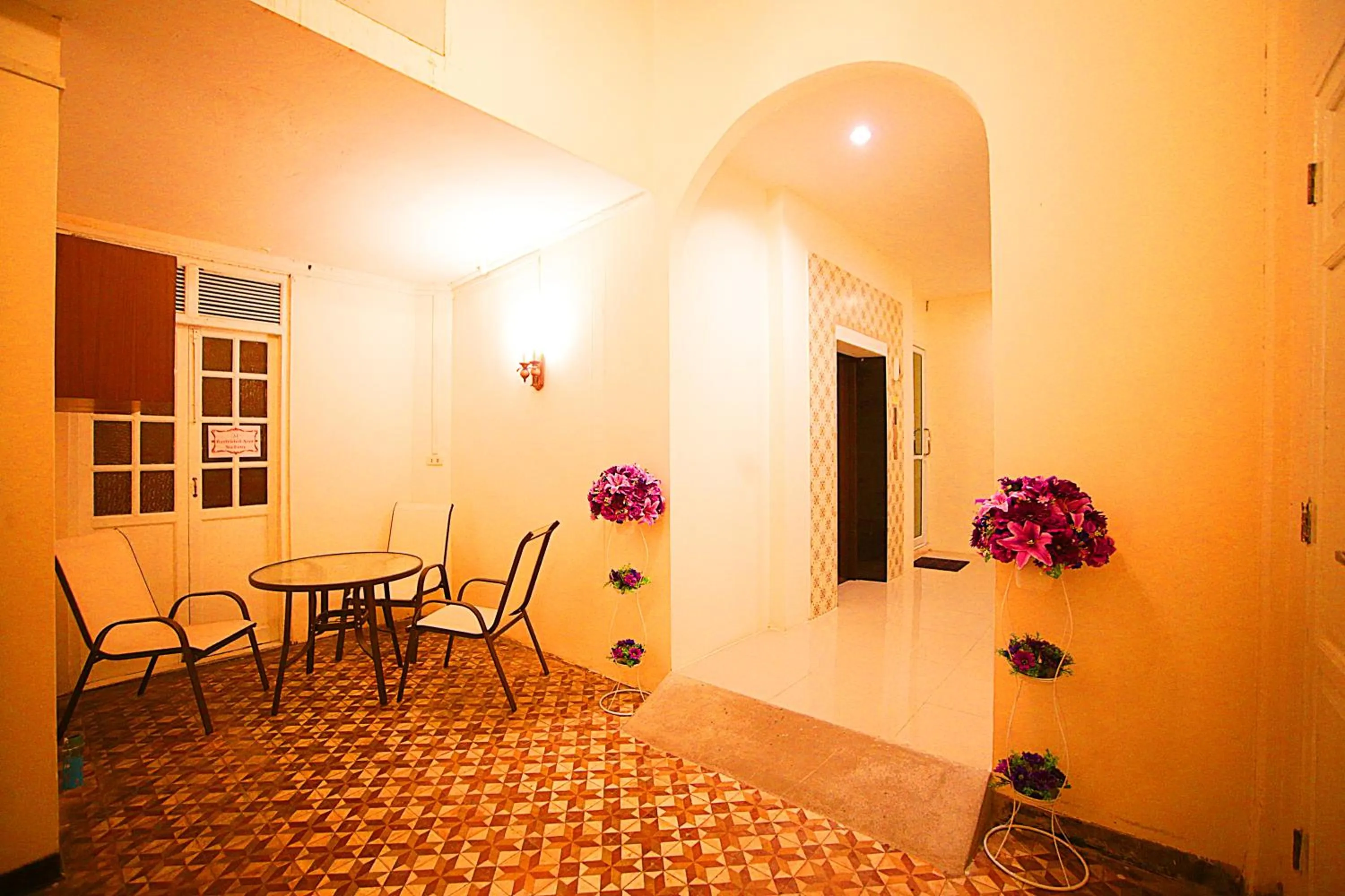 Seating area in The Myth - Sud Sathorn