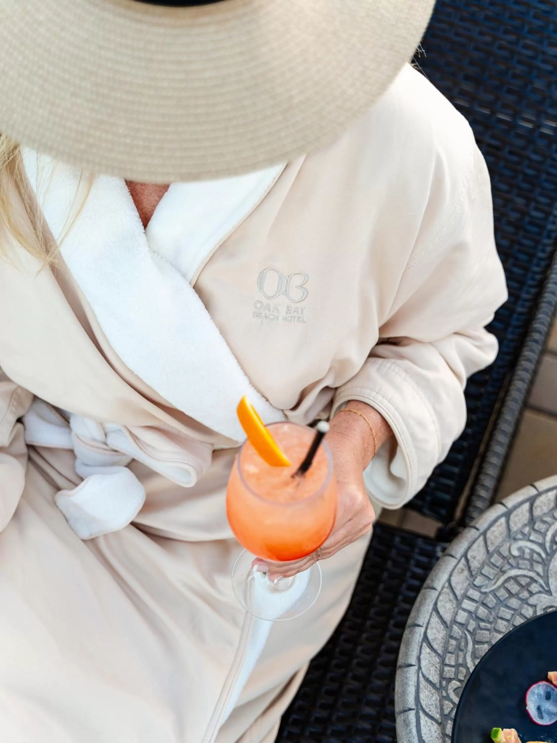 Restaurant/places to eat in Oak Bay Beach Hotel